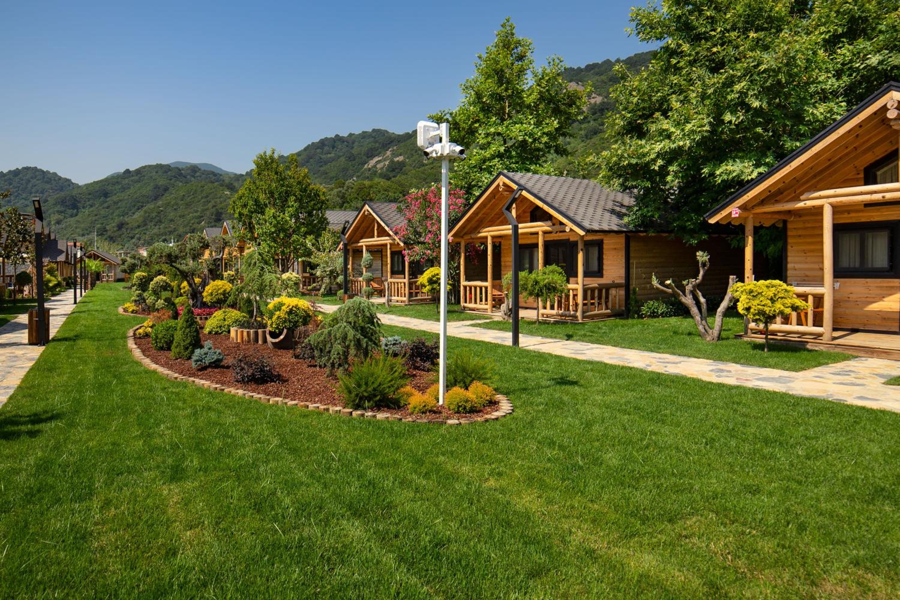 One-Bedroom Bungalow - Photo 10