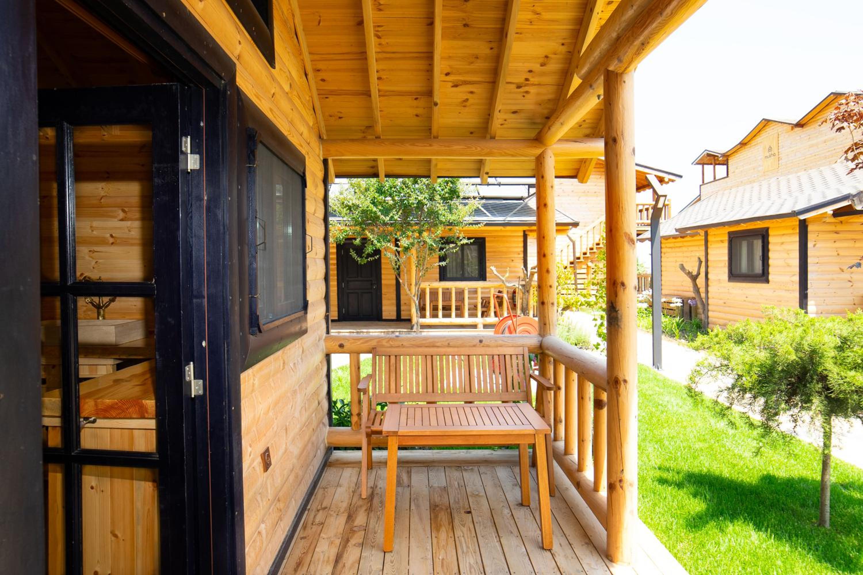 One-Bedroom Bungalow - Photo 12