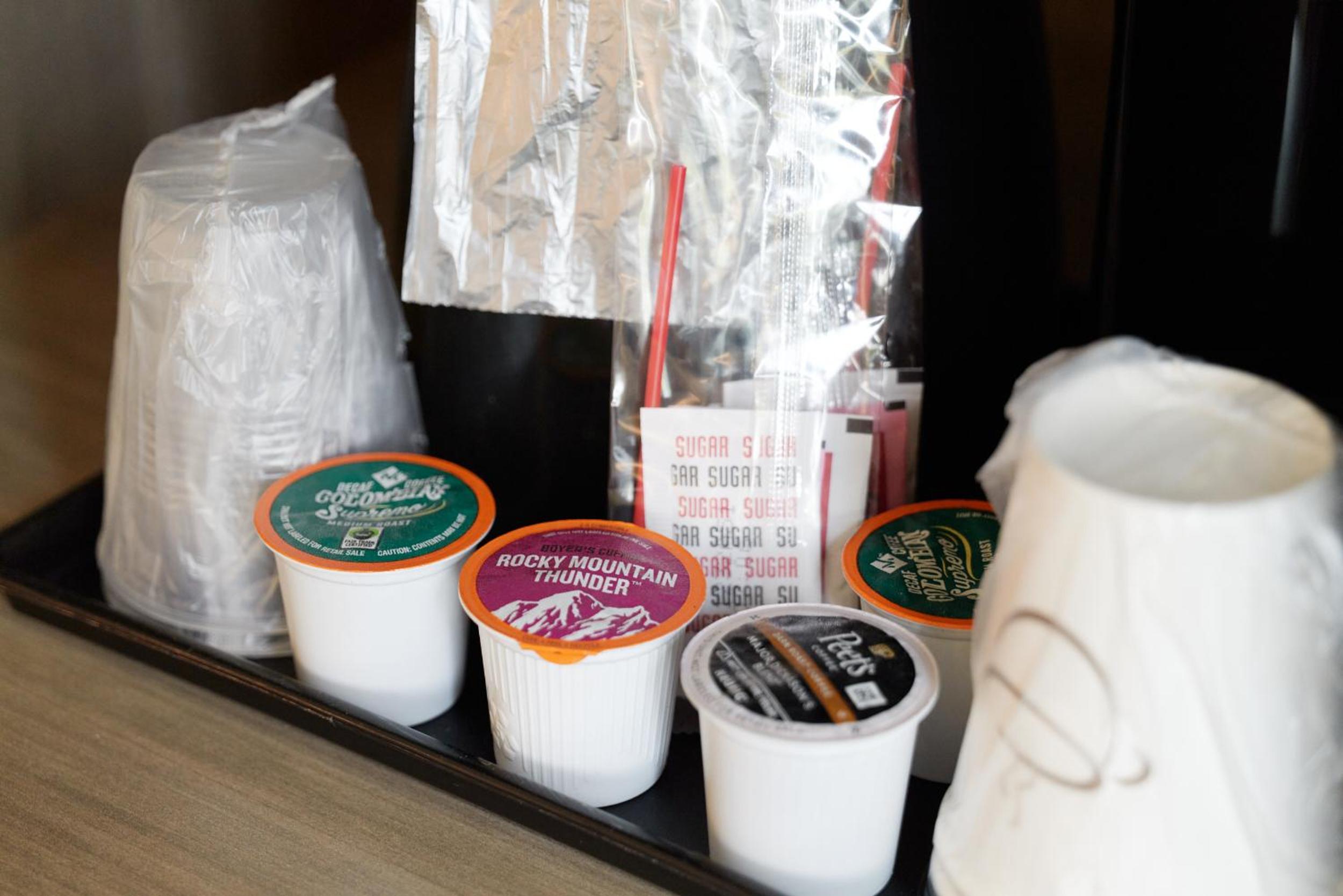 King Room - Non-Smoking - Photo 2