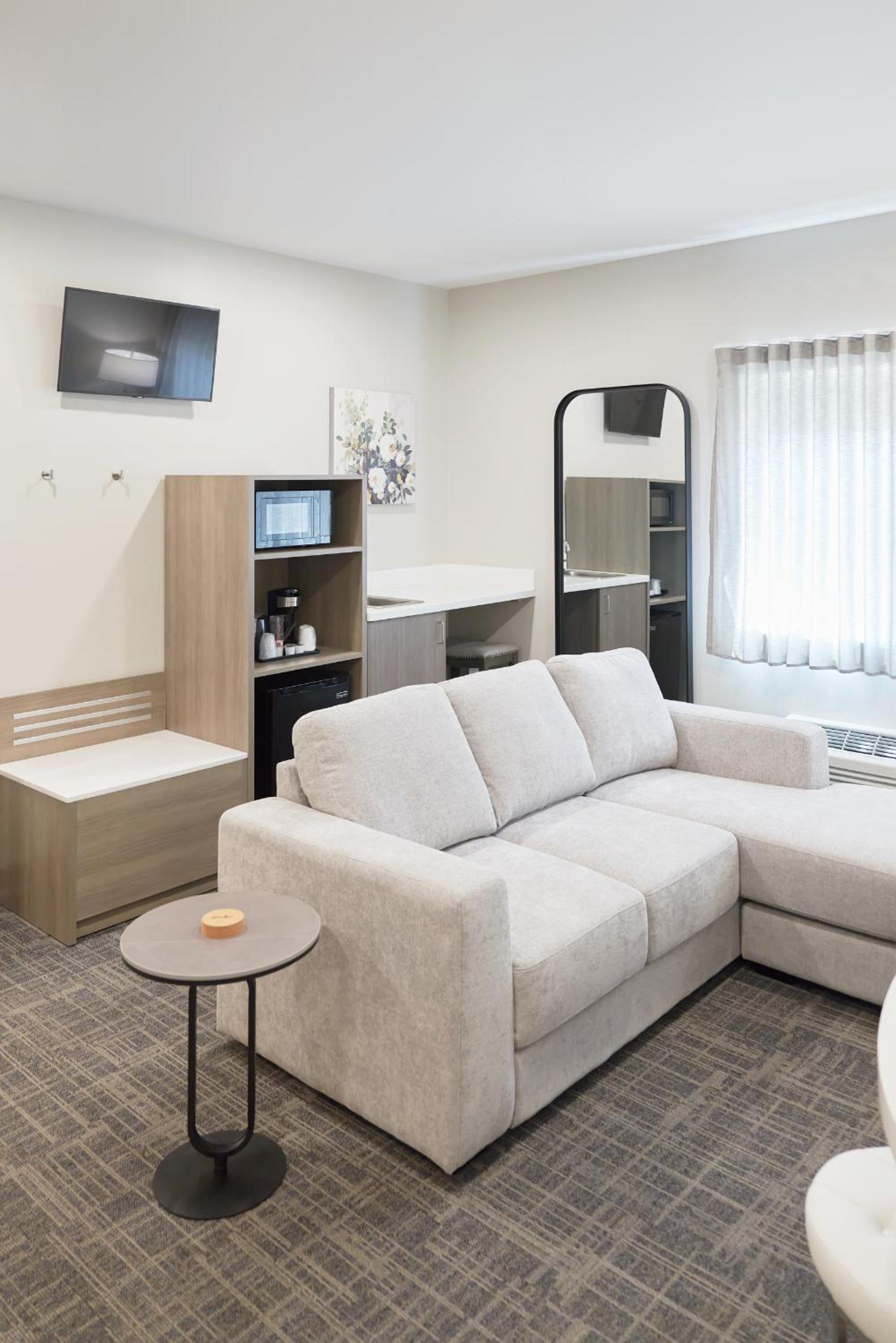 King Suite - Photo 2