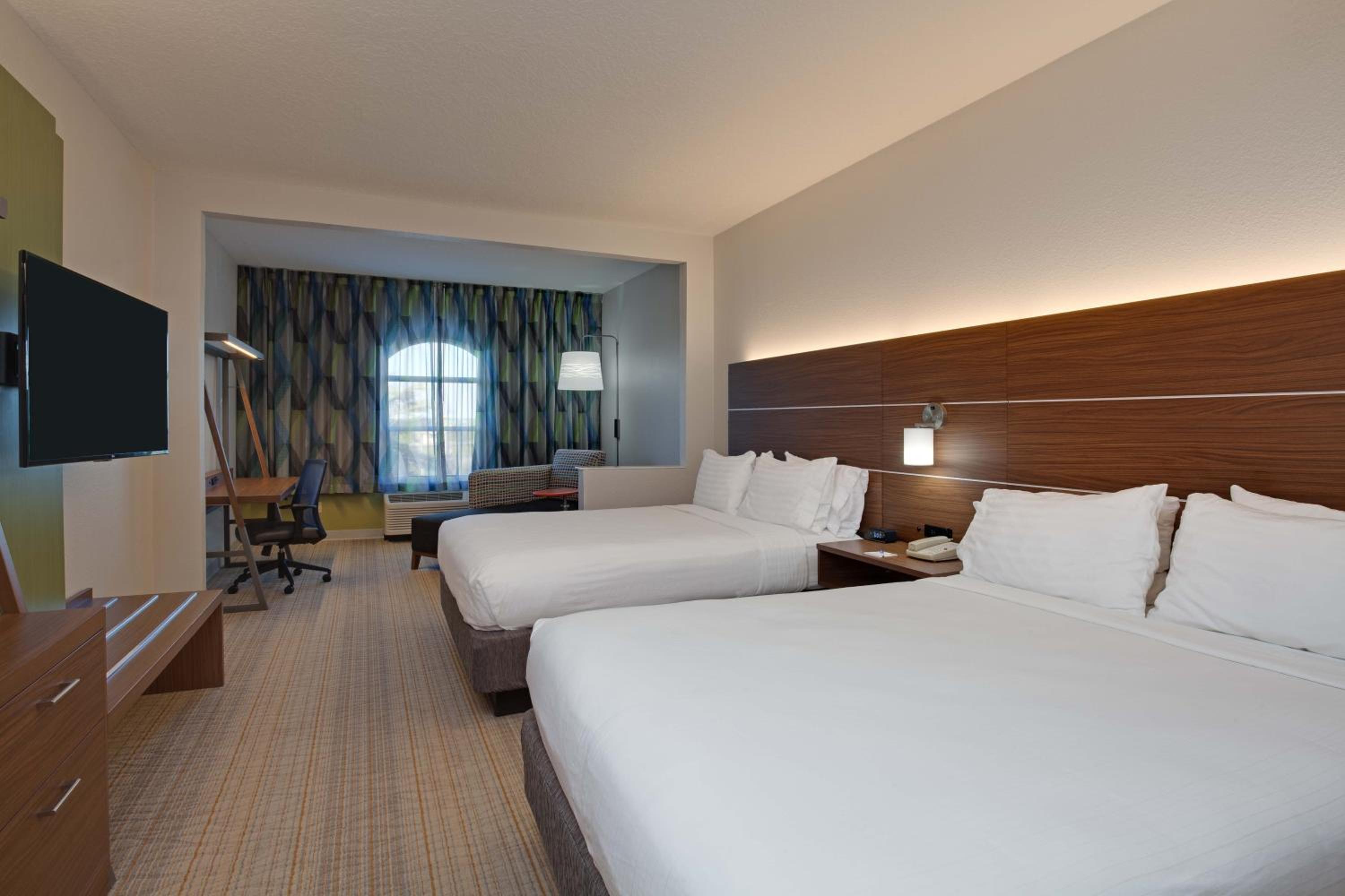 Standard Room with Two Queen Beds