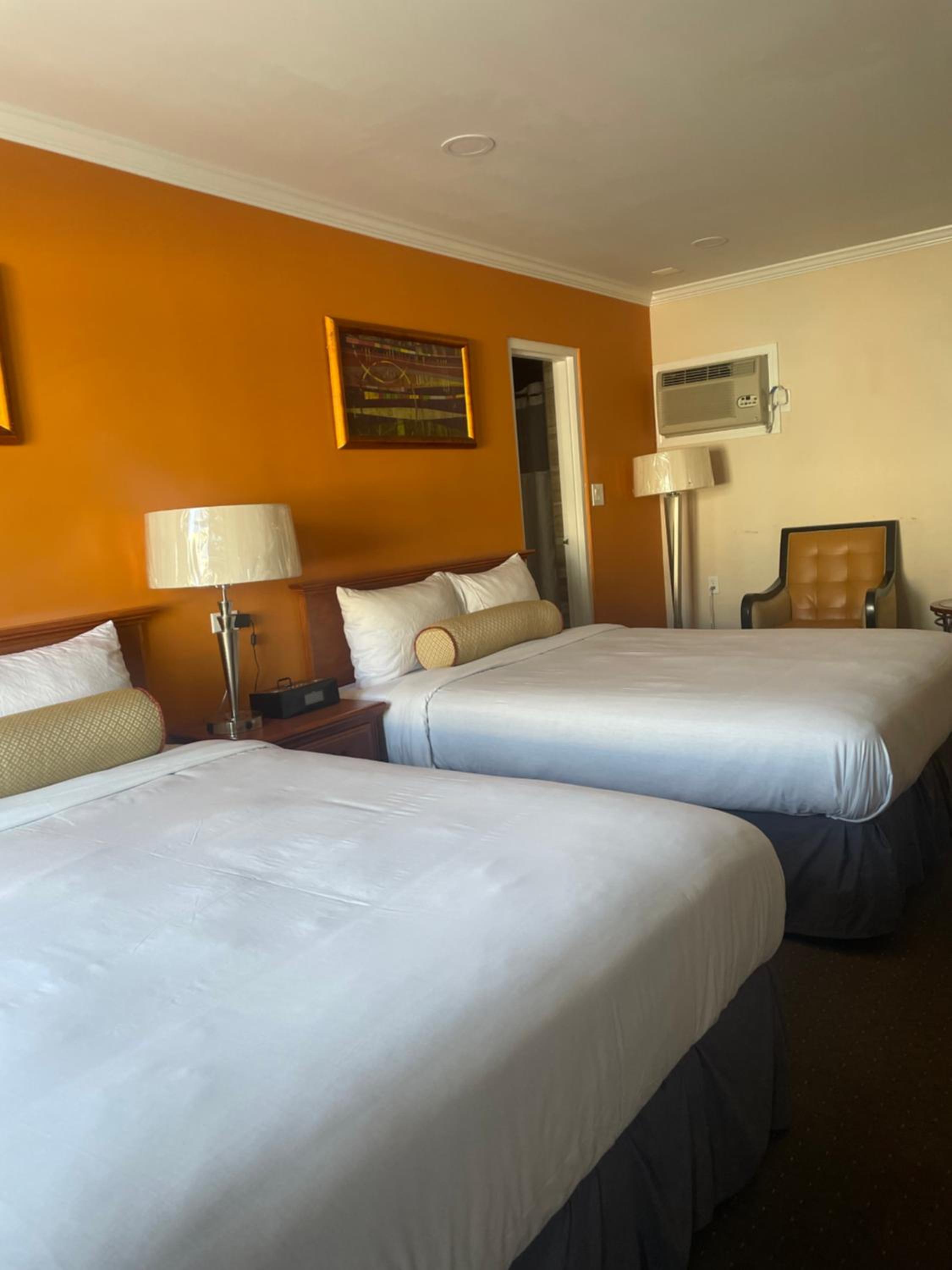 Queen Room with Two Queen Beds - Non-Smoking - Photo 1