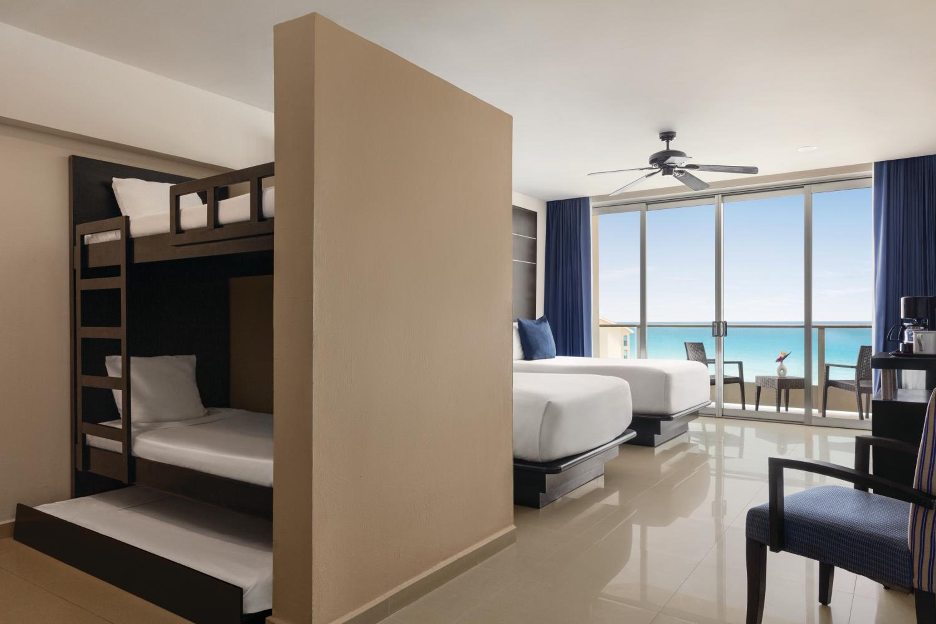 Family Suite two double beds photo 1