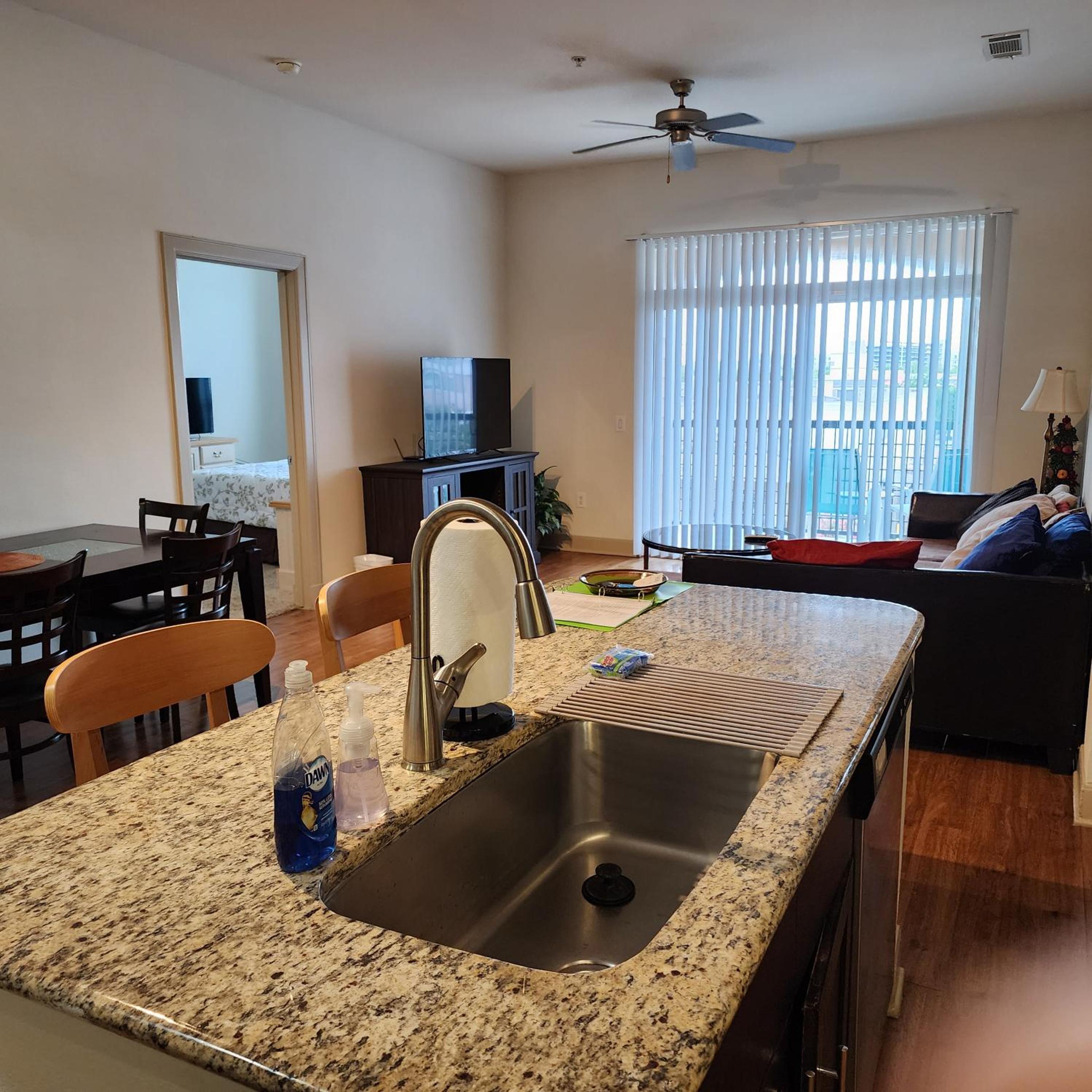 Apartment with Balcony - Photo 8