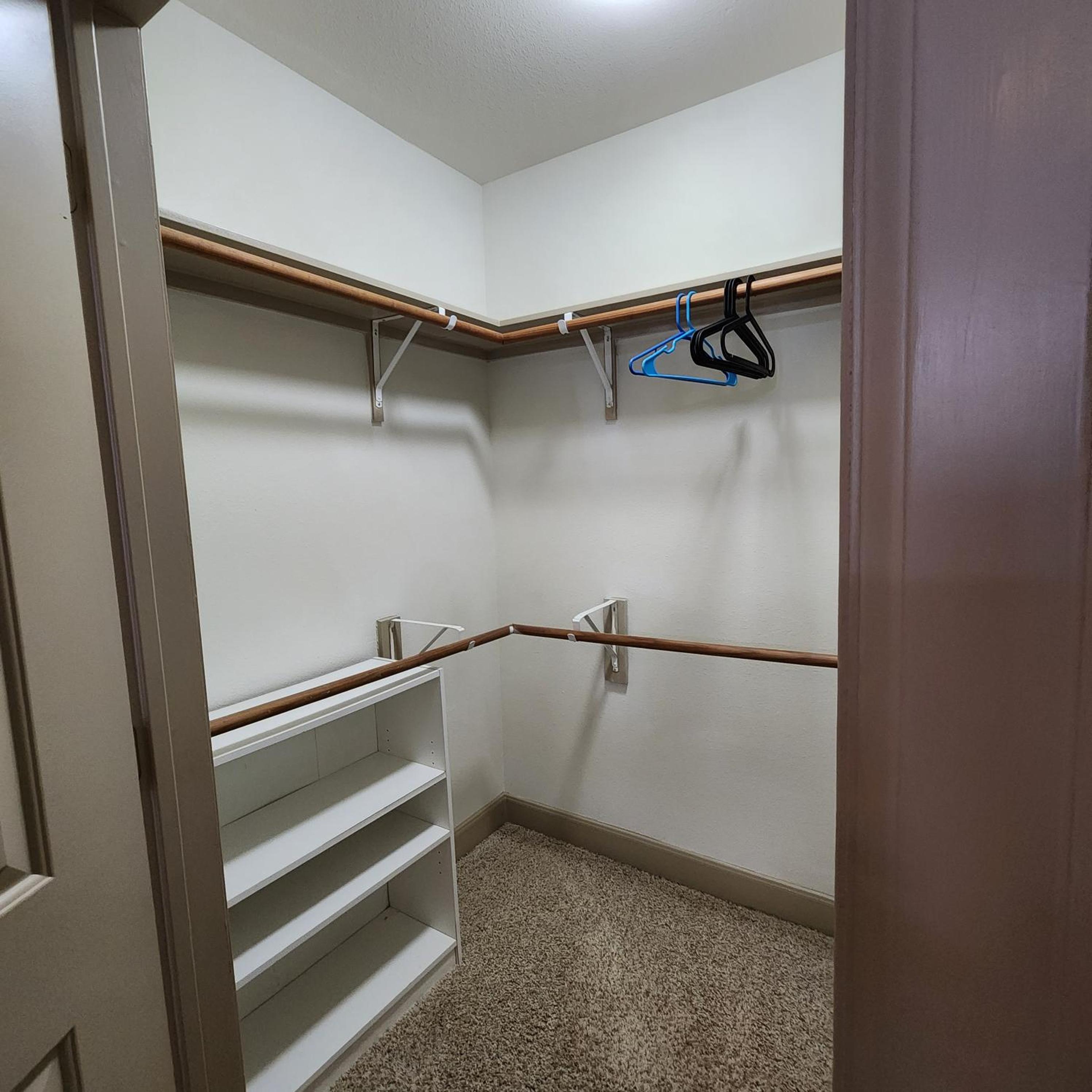 Apartment with Balcony - Photo 15