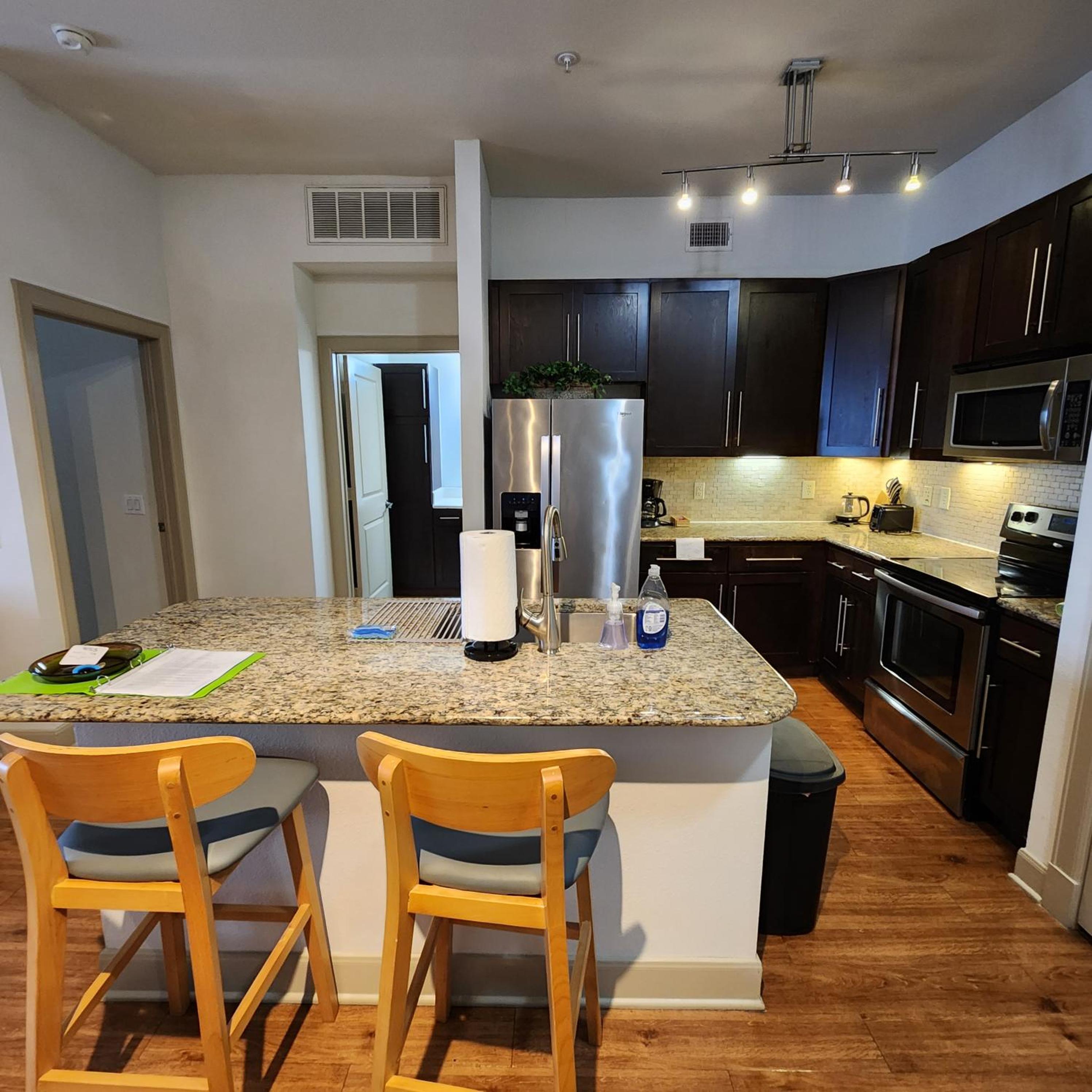 Apartment with Balcony - Photo 9