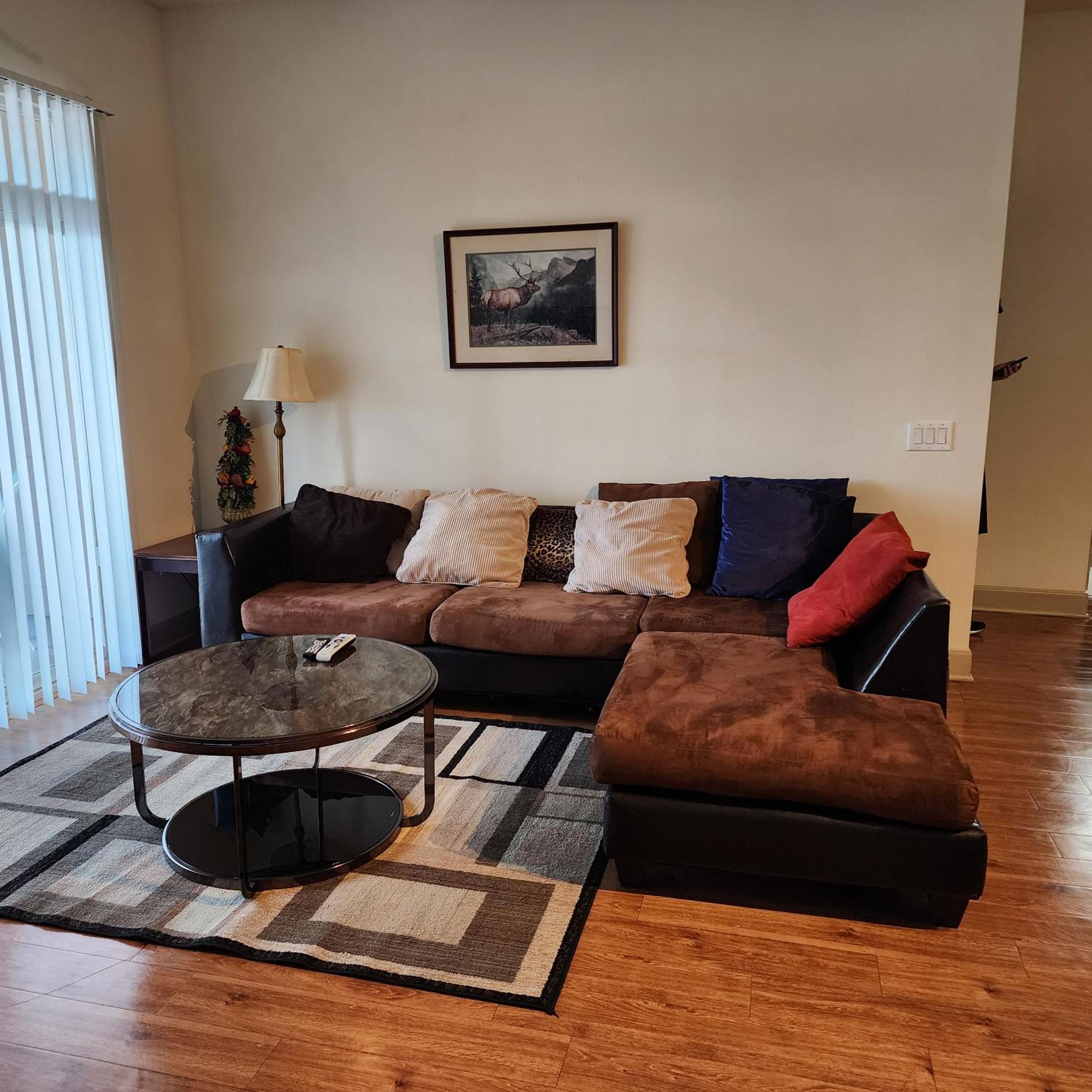 Apartment with Balcony - Photo 23