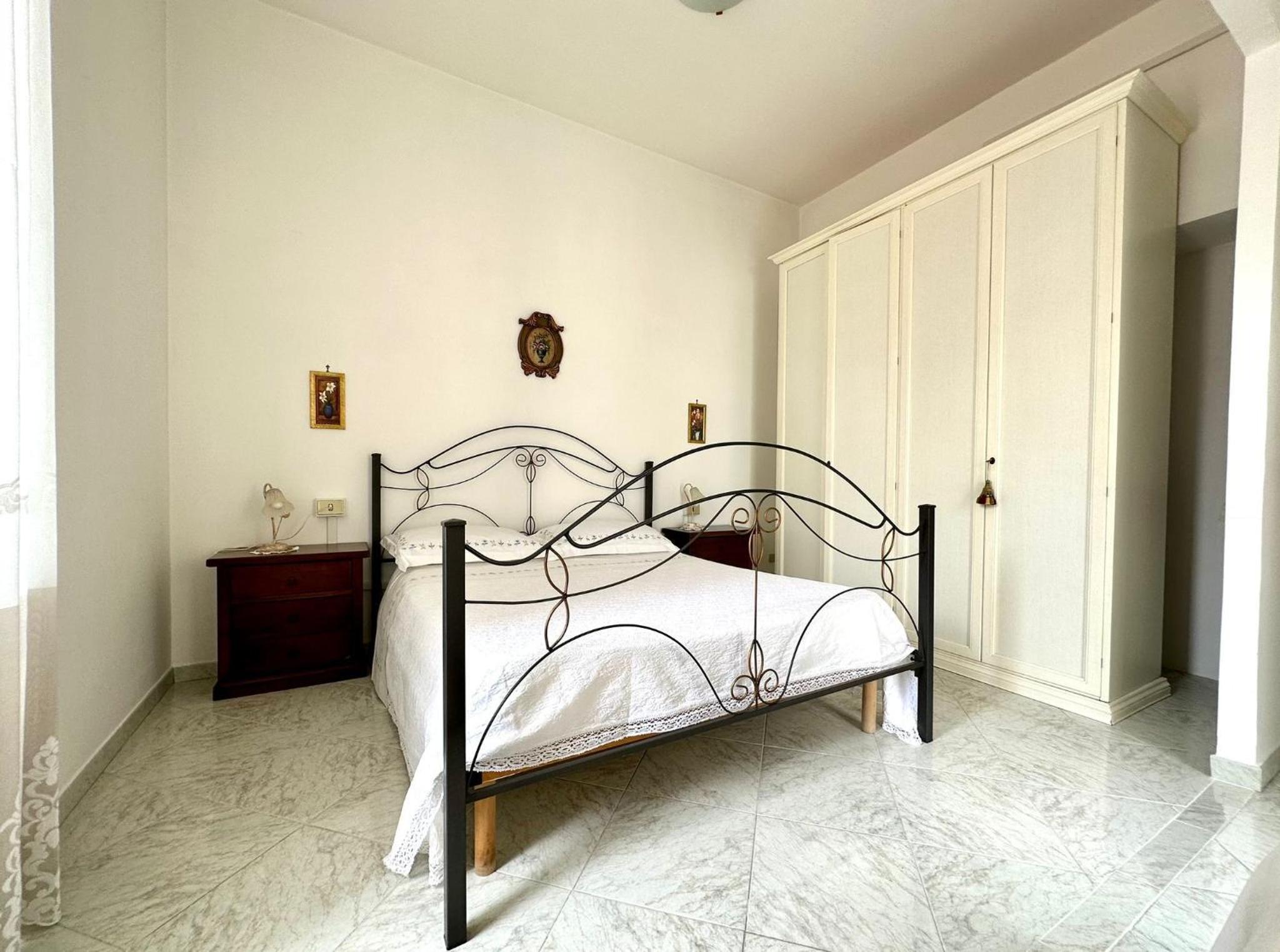 Deluxe Room (2 Adults + 1 Child)