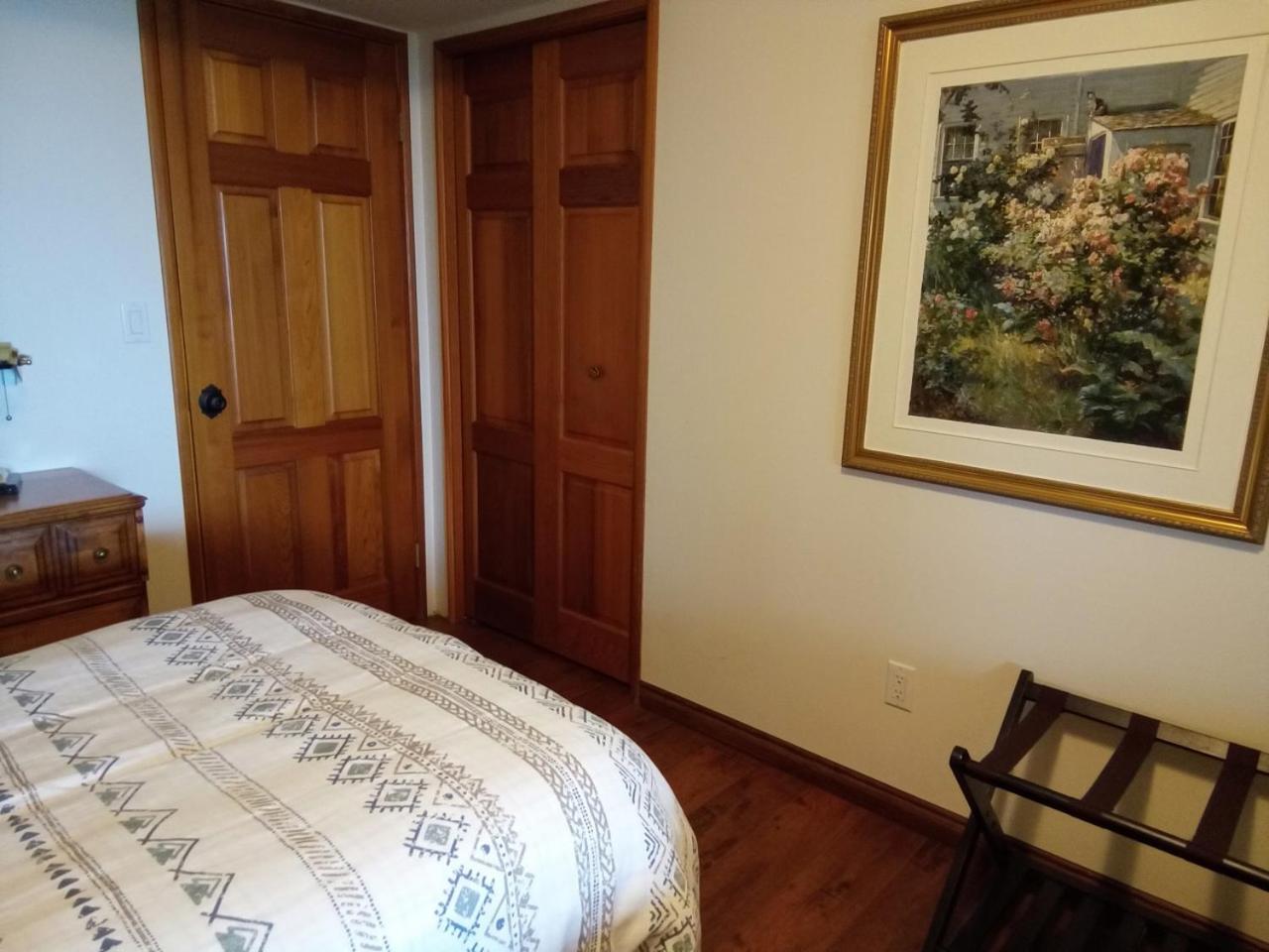Deluxe Double or Twin Room with Lake View - Photo 3