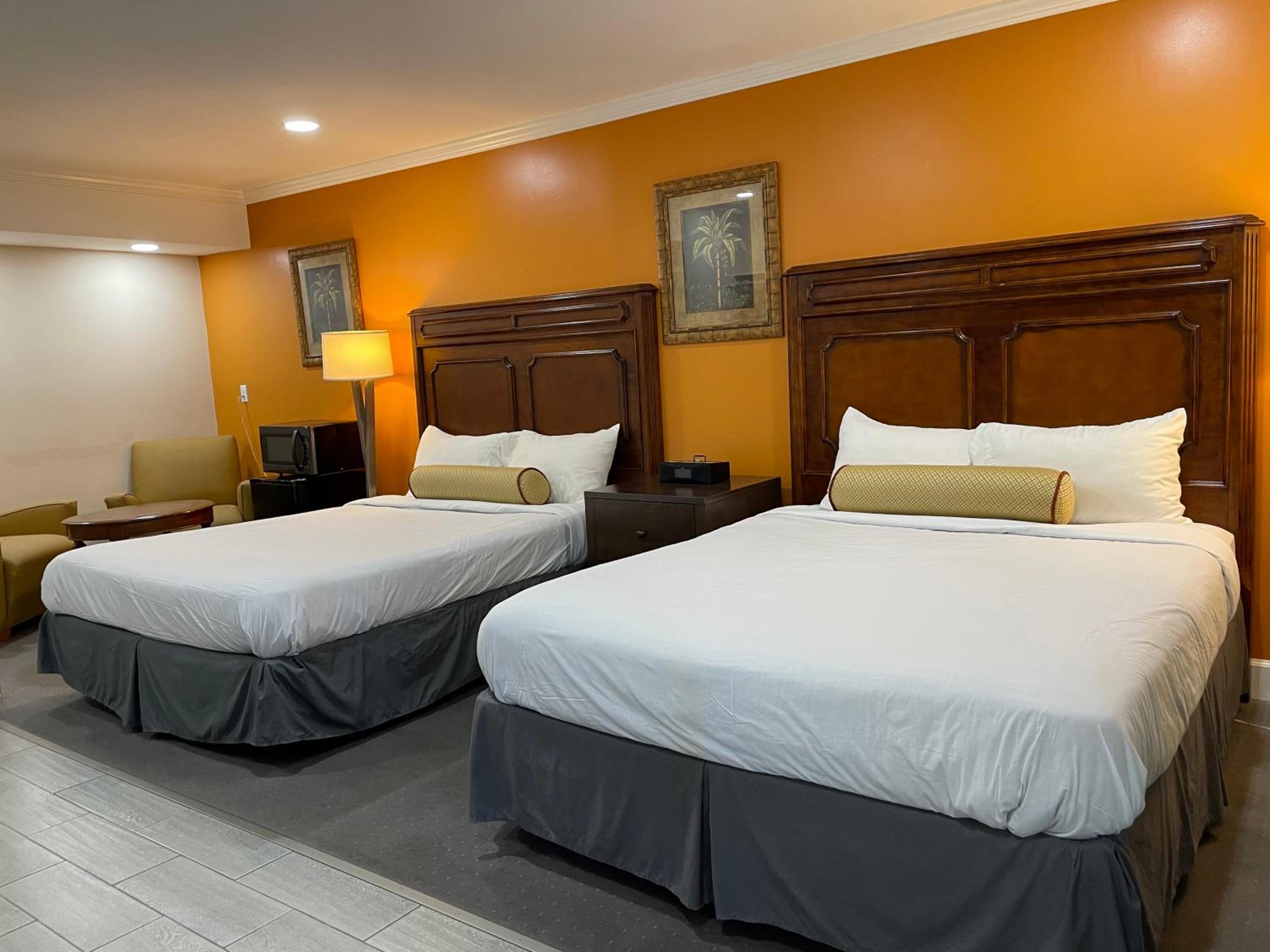 Studio Suite with Two Queen Beds - Non-Smoking - Photo 1