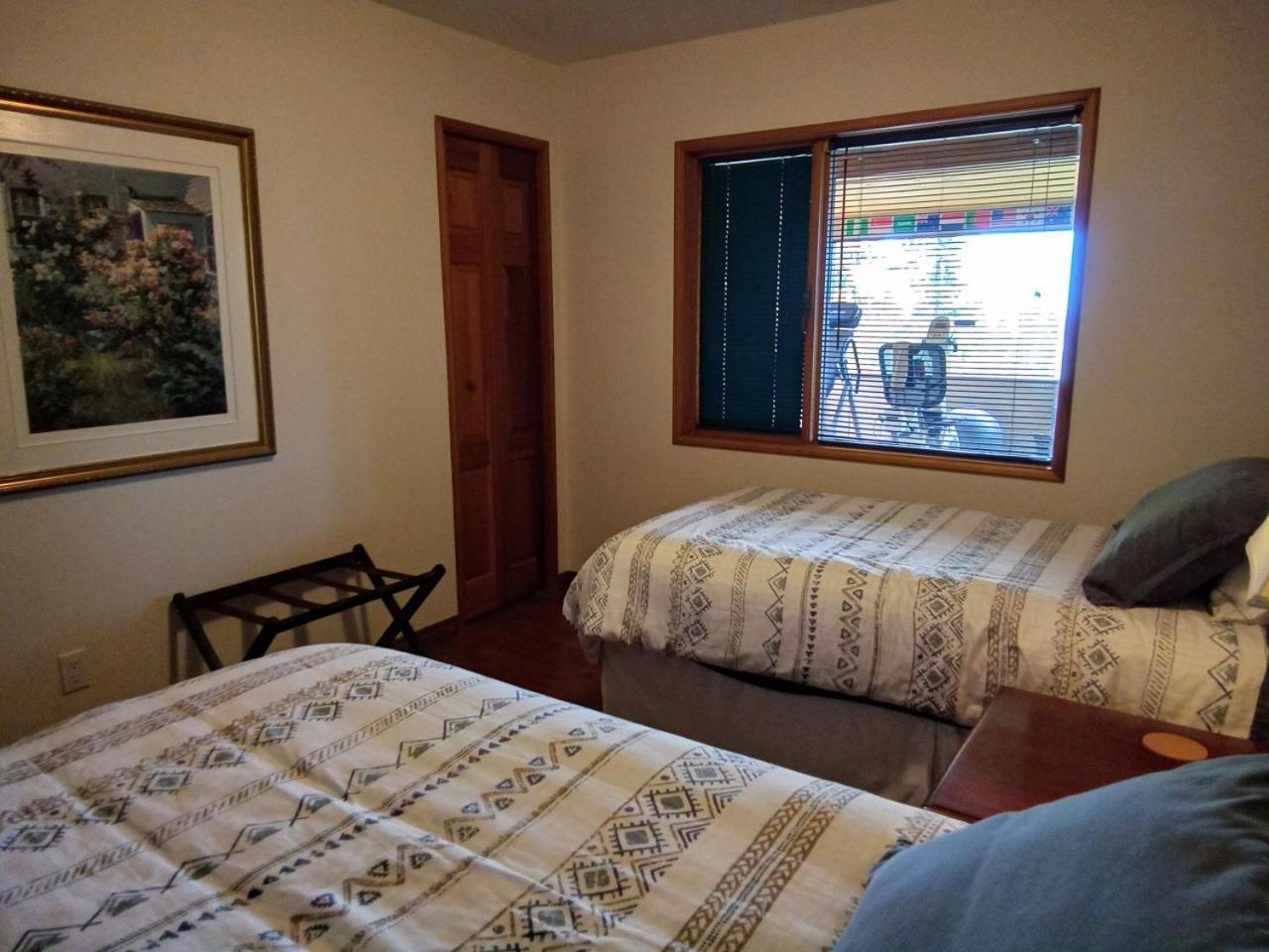 Deluxe Double or Twin Room with Lake View - Photo 2