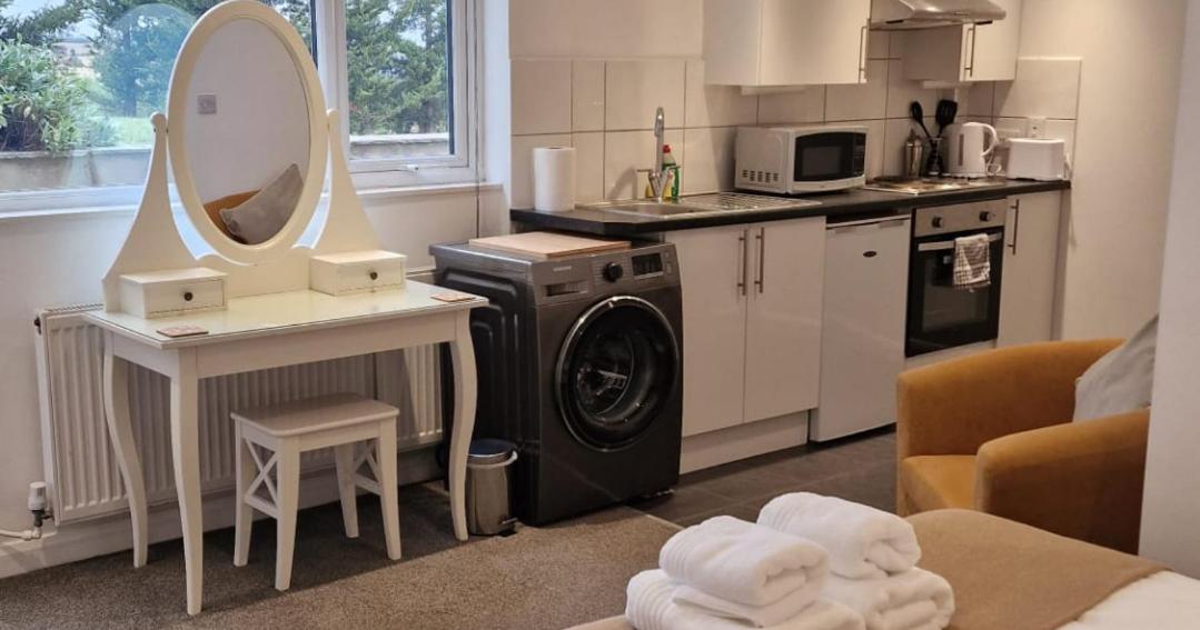 Studio Apartment photo 2
