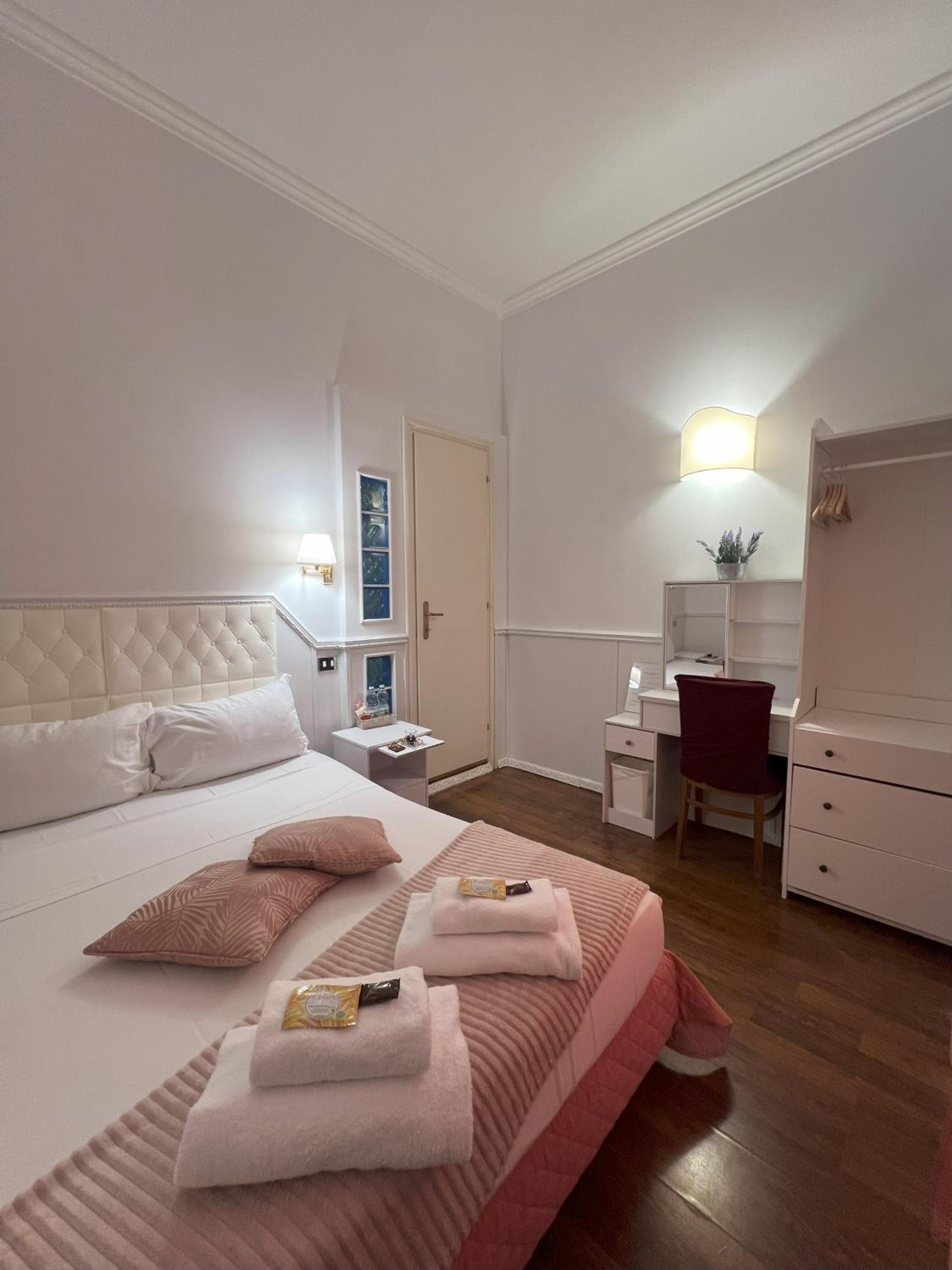 Small Double Room photo 3