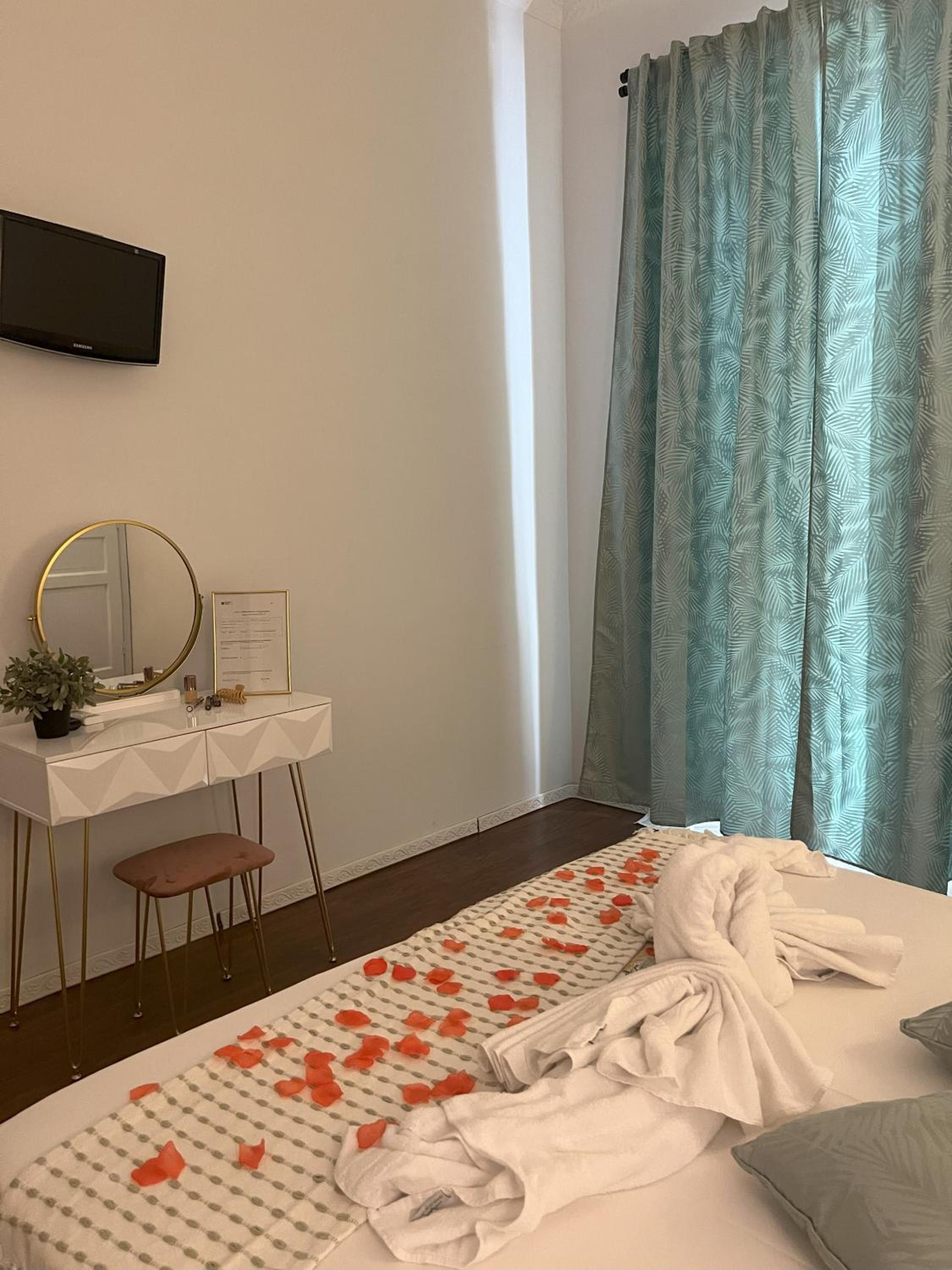 Double Room with Balcony photo 3