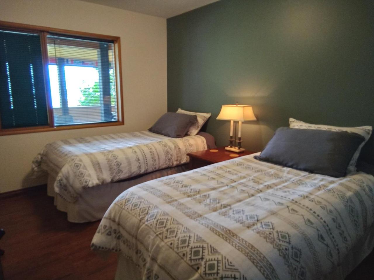 Deluxe Double or Twin Room with Lake View - Photo 5