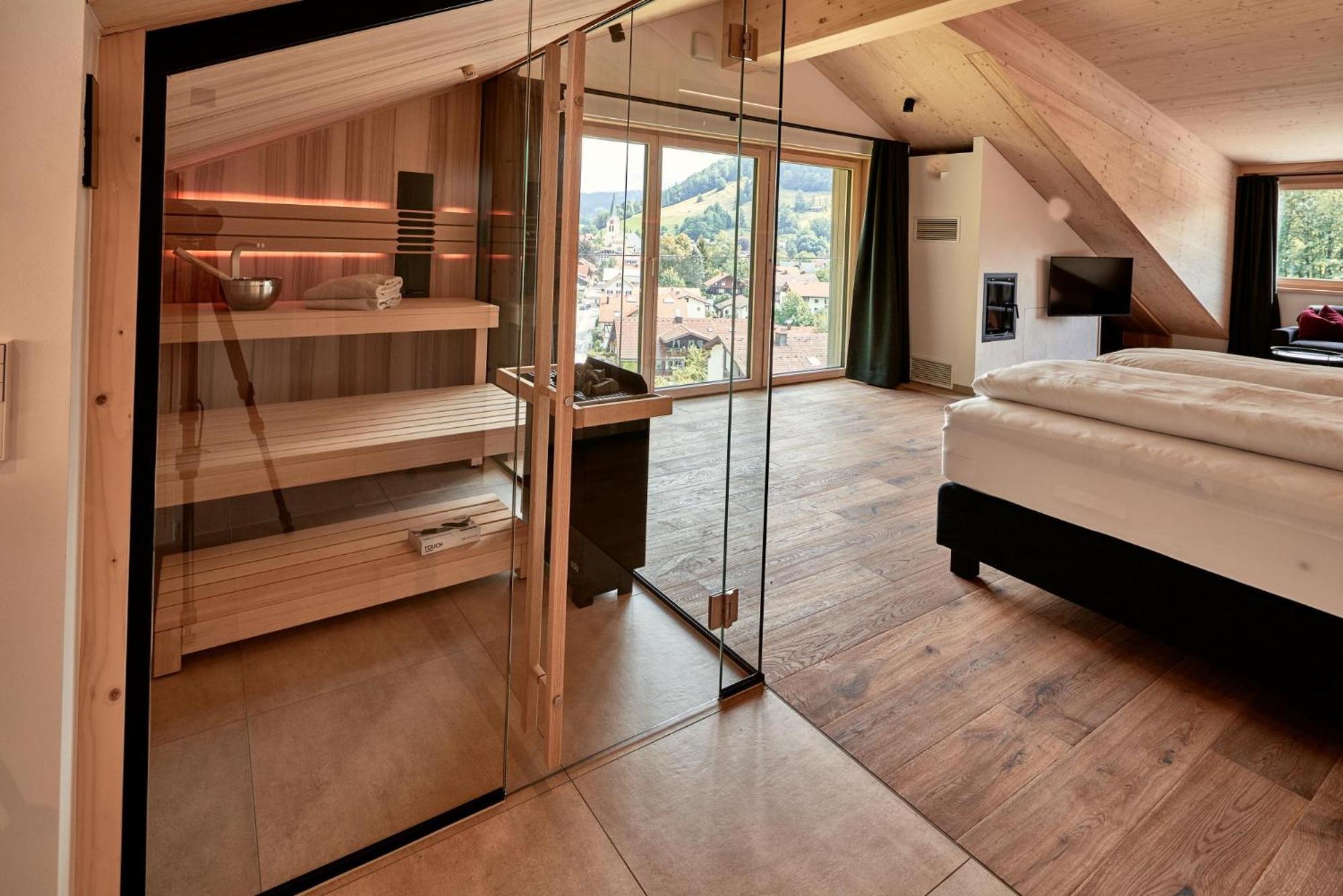 Penthouse with private sauna photo 2