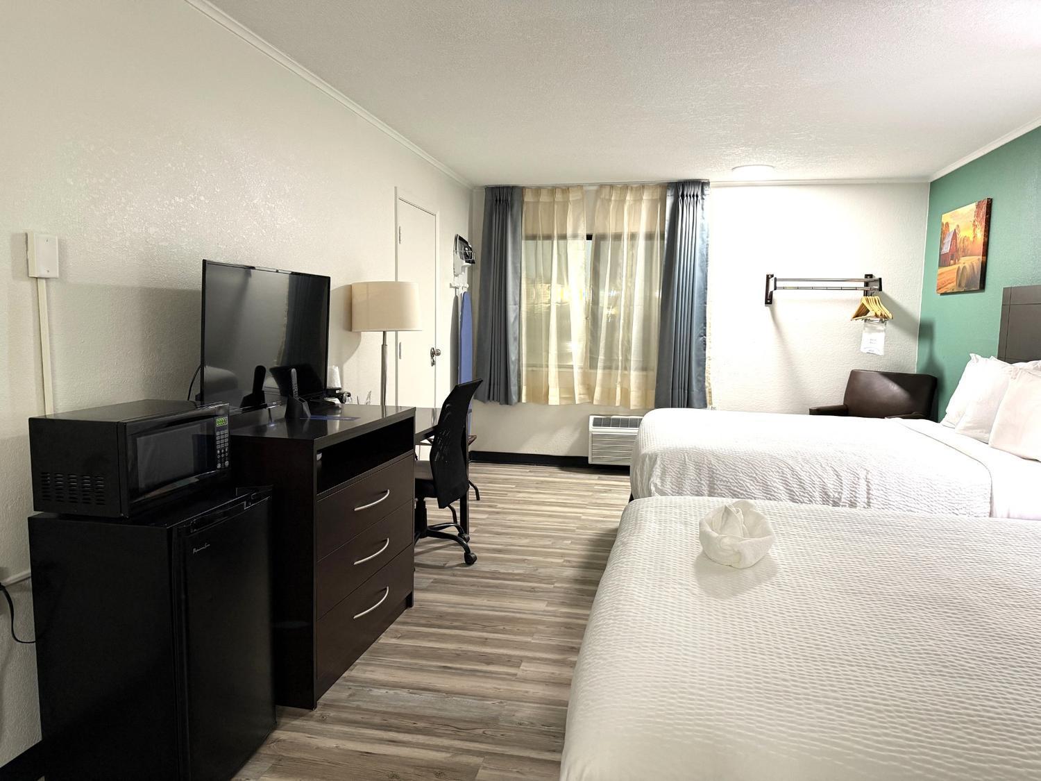 Suite with Two Queen Beds - Non-Smoking