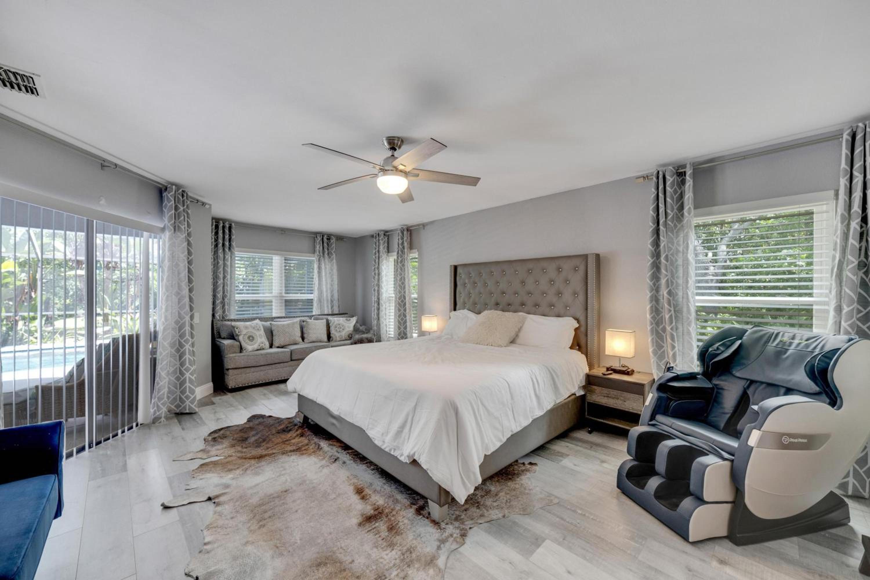 Three-Bedroom House photo 2
