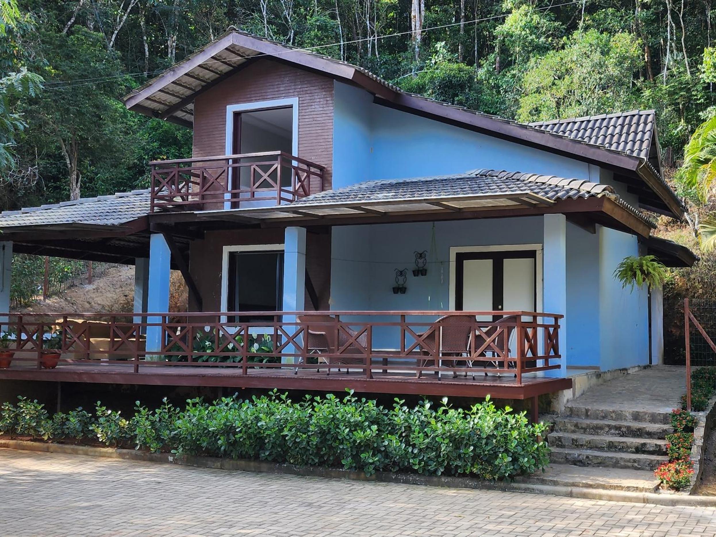 Three-Bedroom House photo 2
