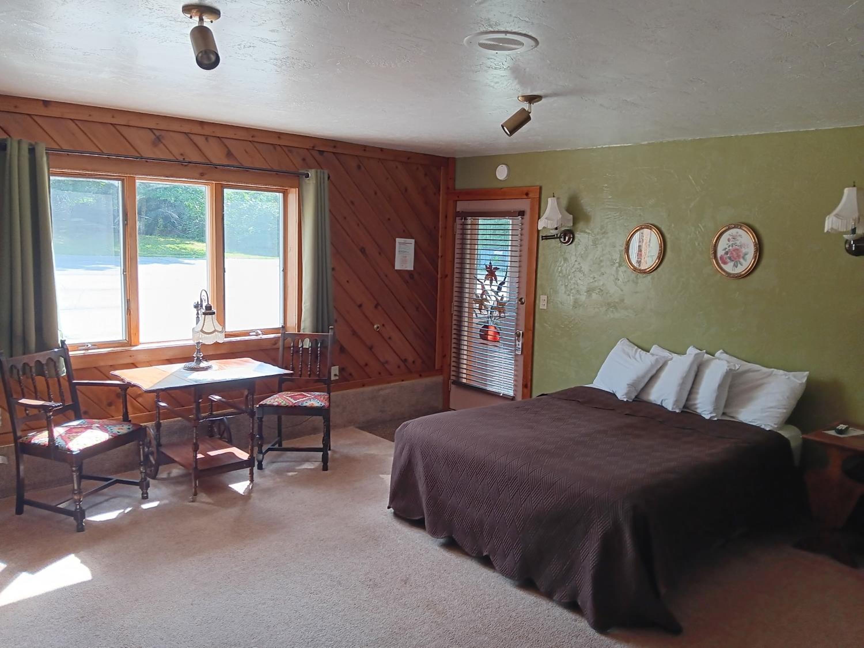 Queen Room with Spa Bath photo 1