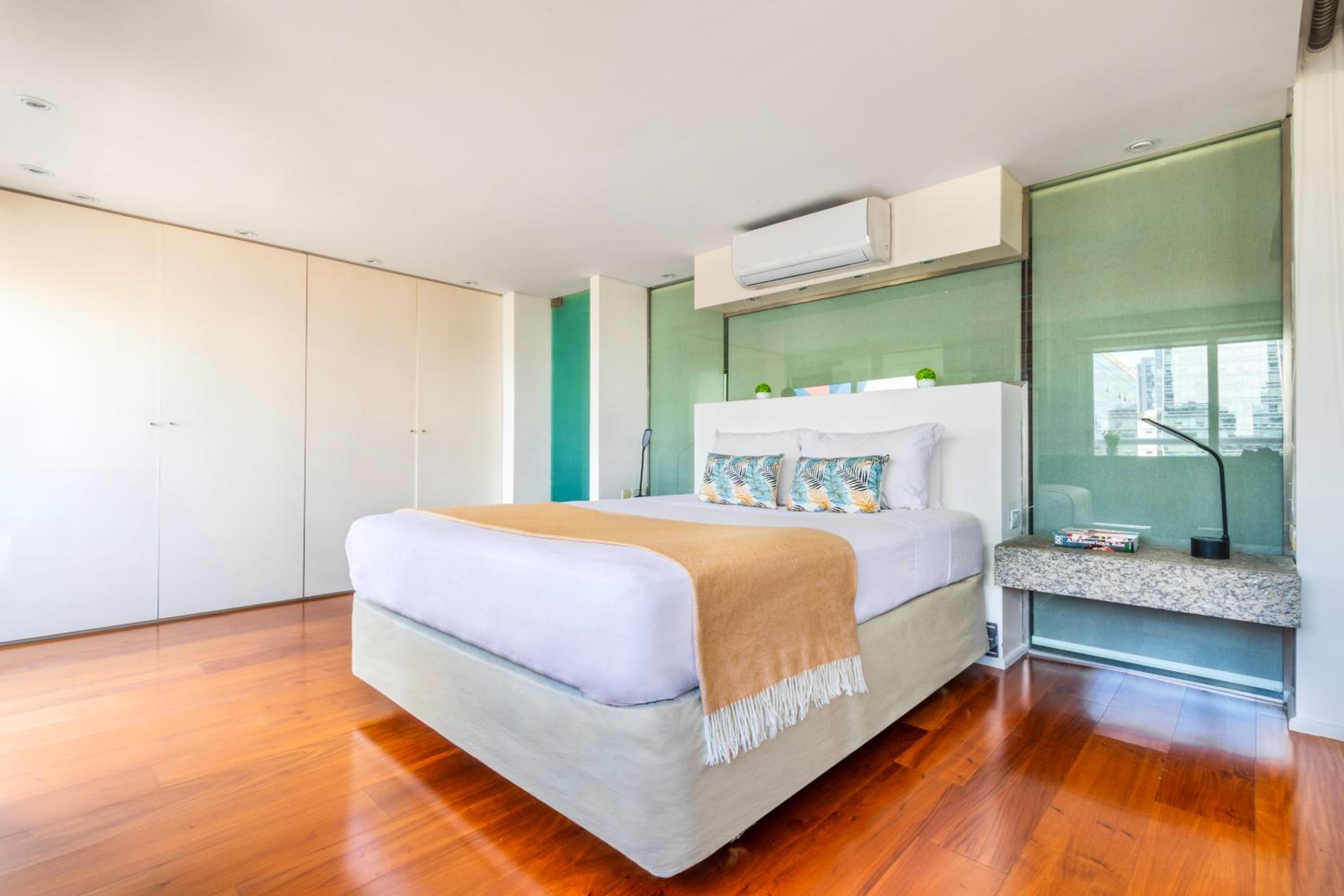 Deluxe Suite With Spa Bath