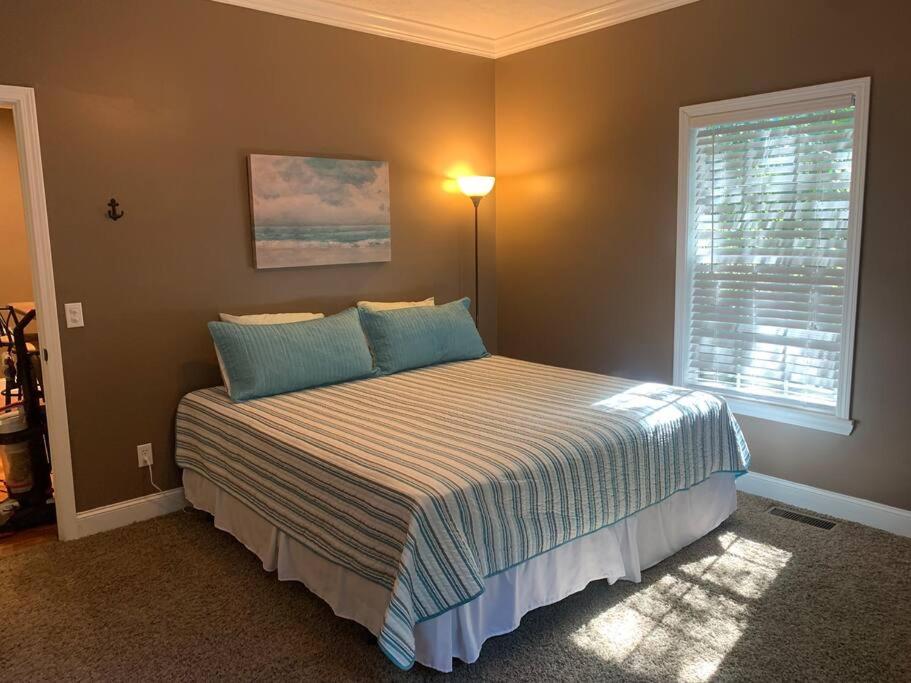 Three-Bedroom House photo 1