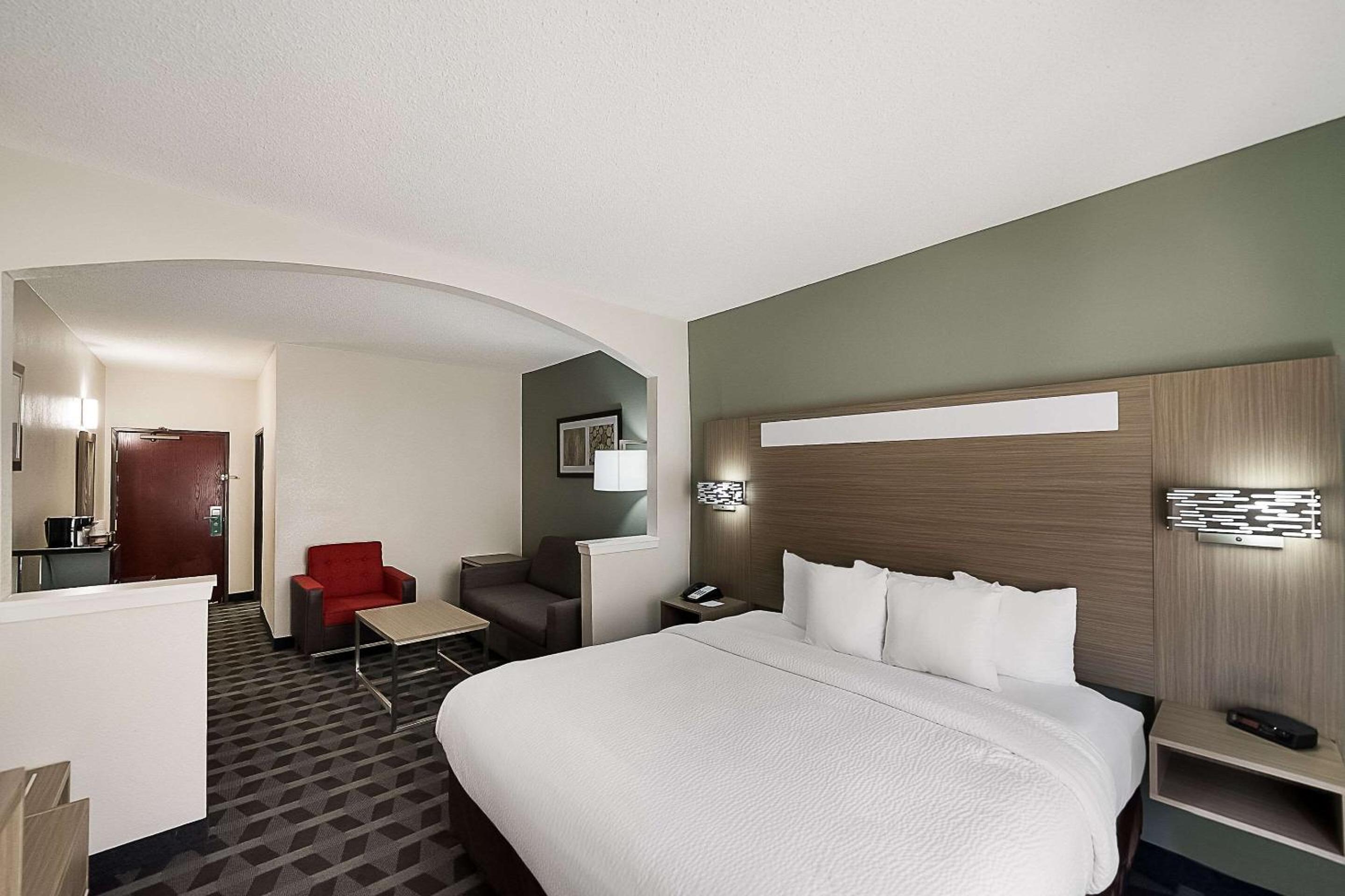 King Suite - Non-Smoking - Photo 1