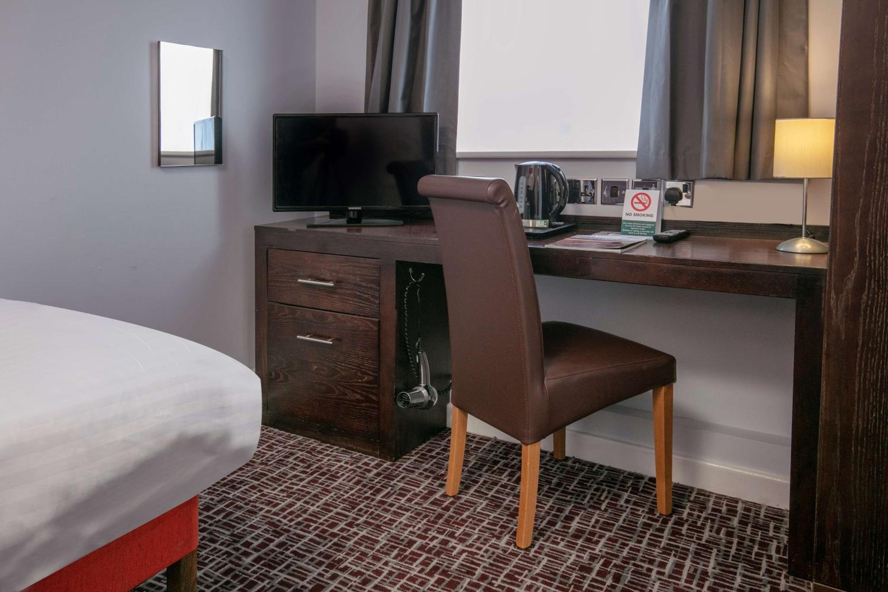 Standard Single Room - Non-Smoking - Photo 8