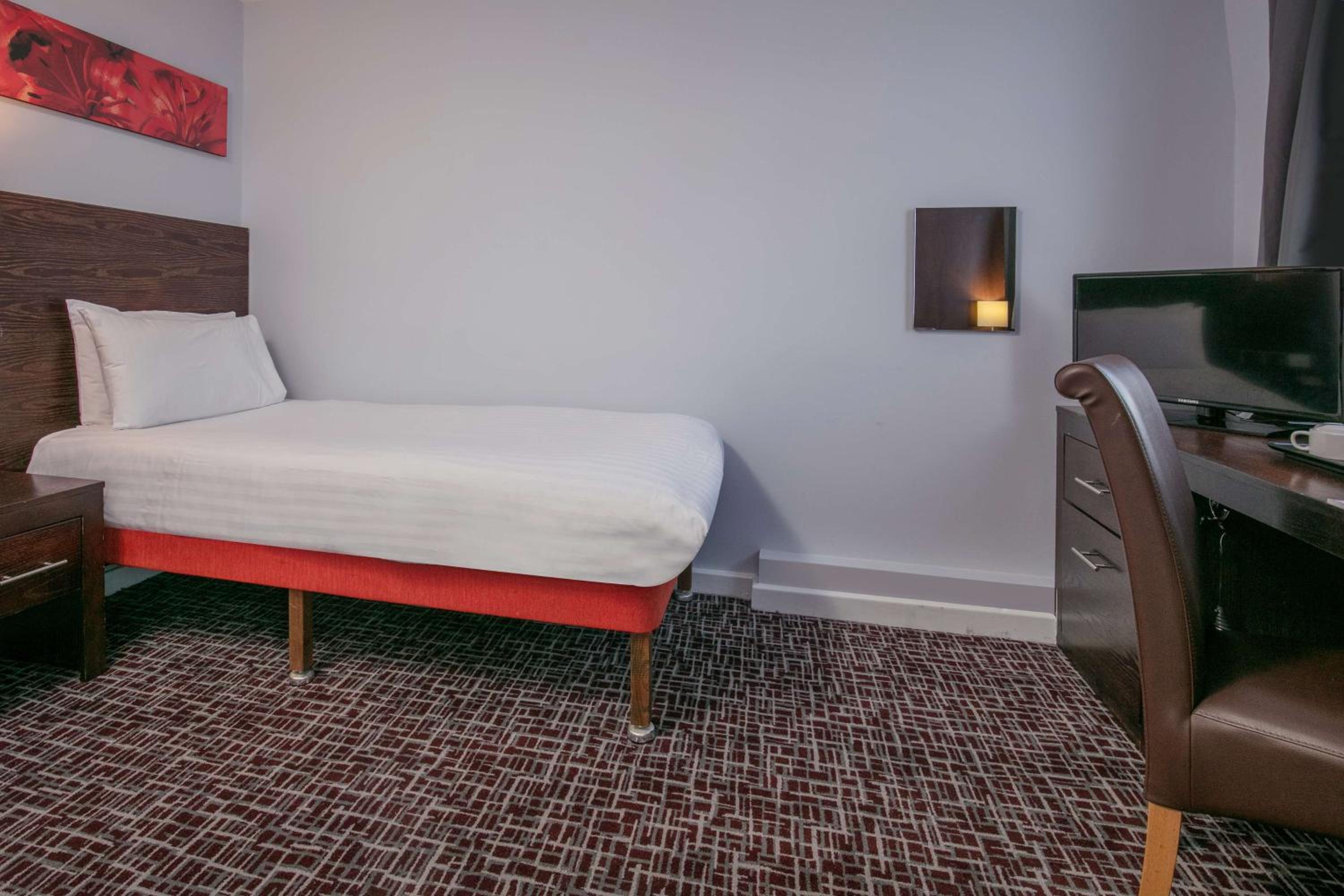Standard Single Room - Non-Smoking - Photo 1