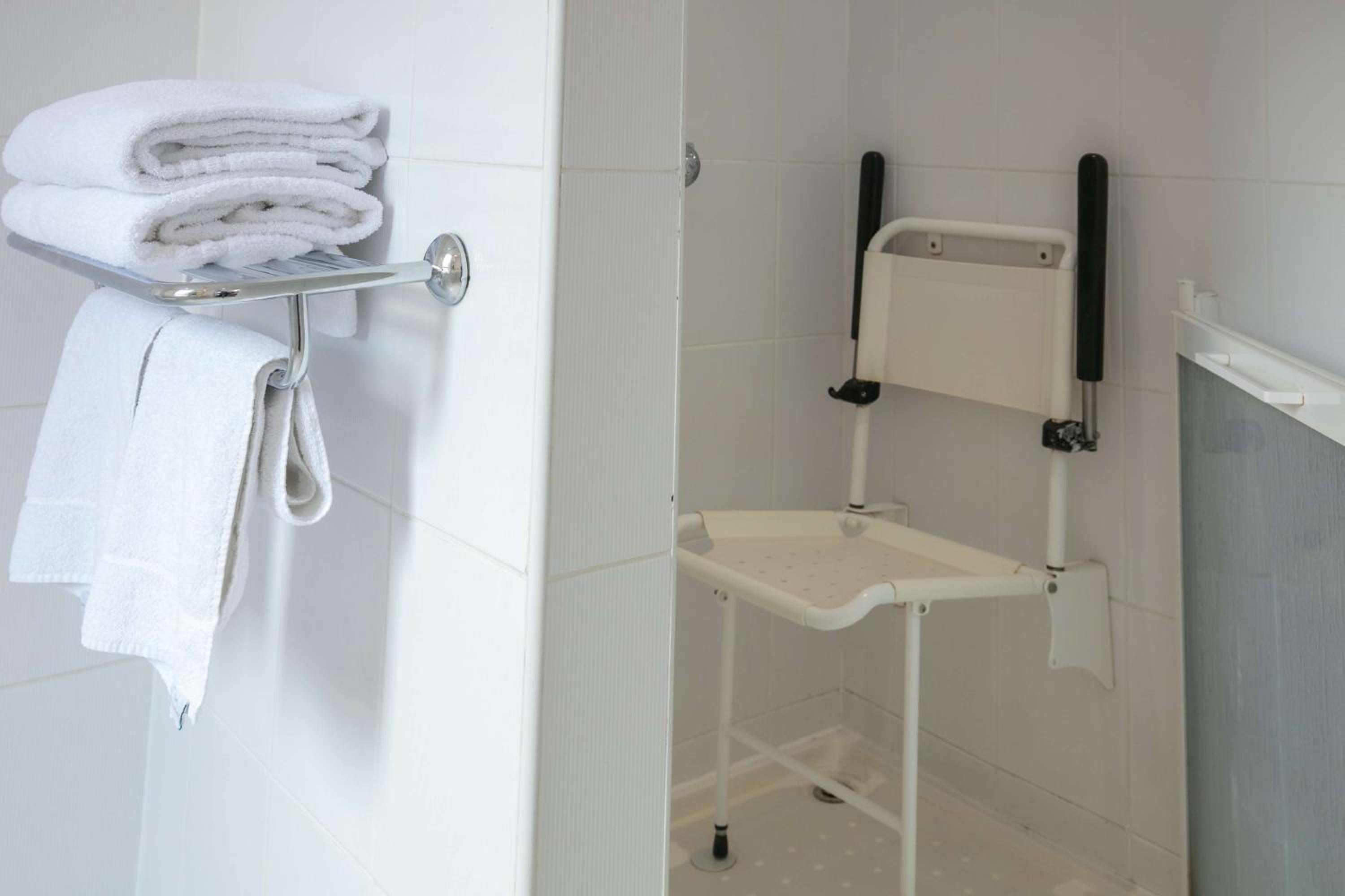 Double Room - Disability Access - Photo 7