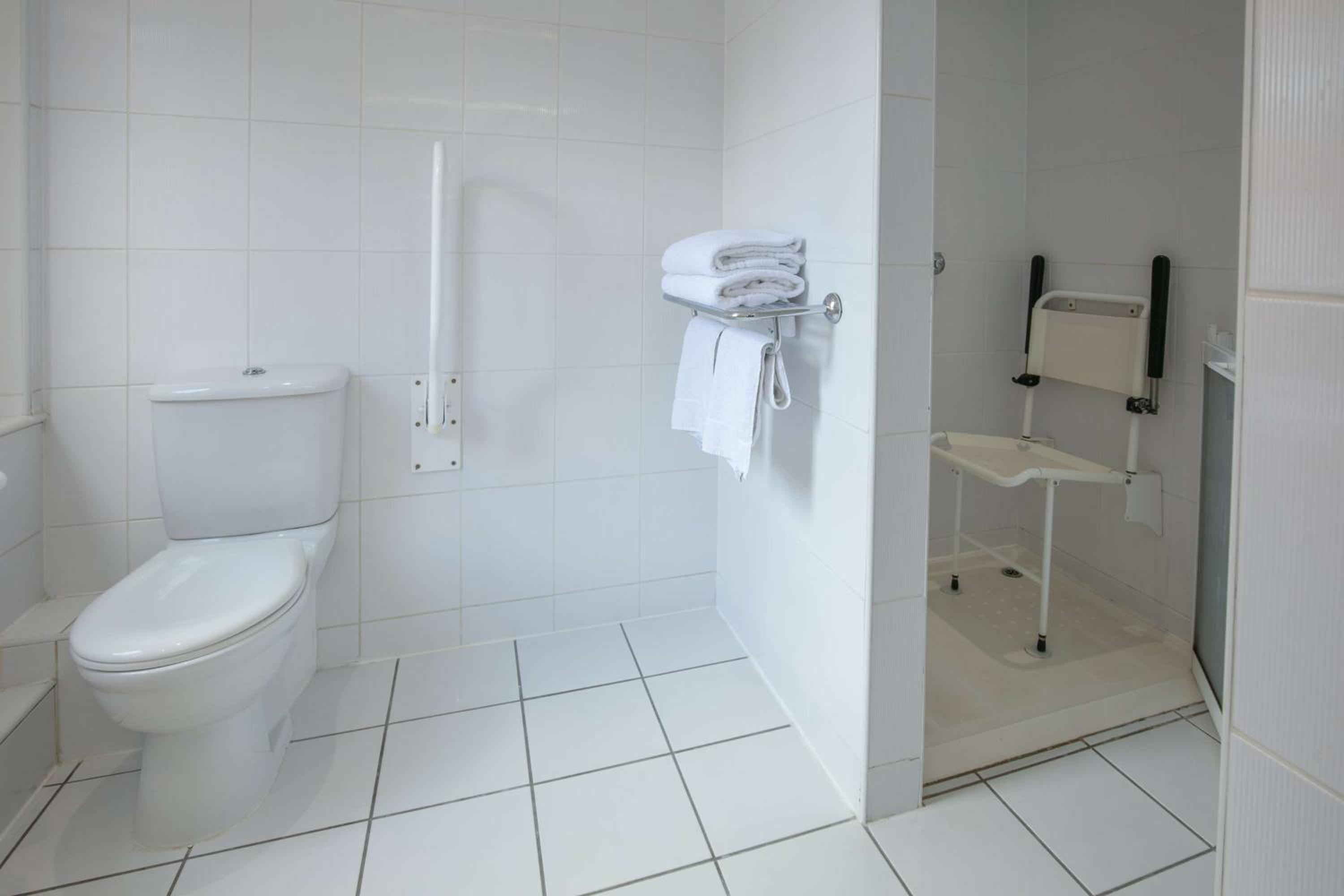 Double Room - Disability Access - Photo 4