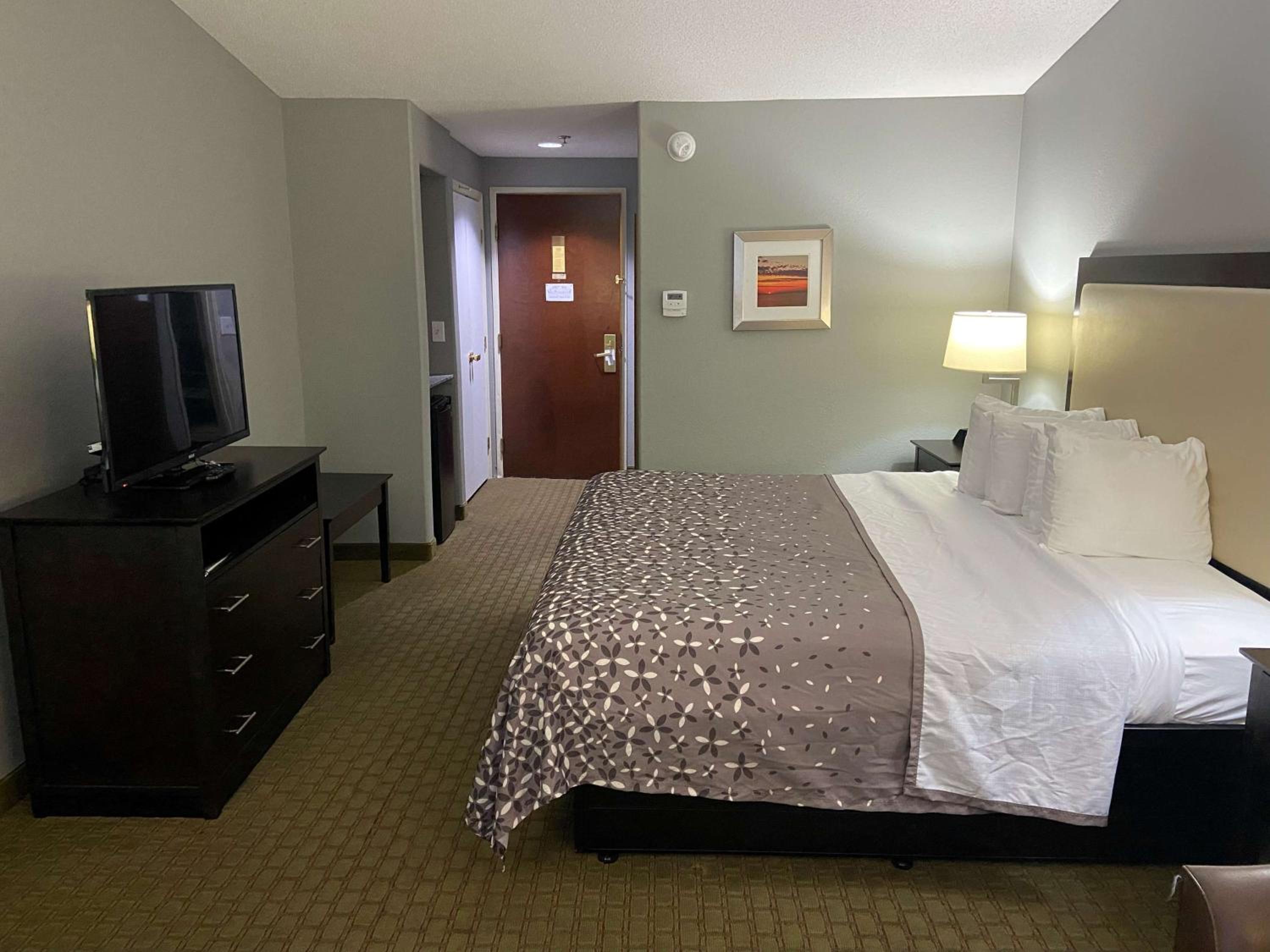 King Room with Sofa Bed - Non-Smoking - Photo 2
