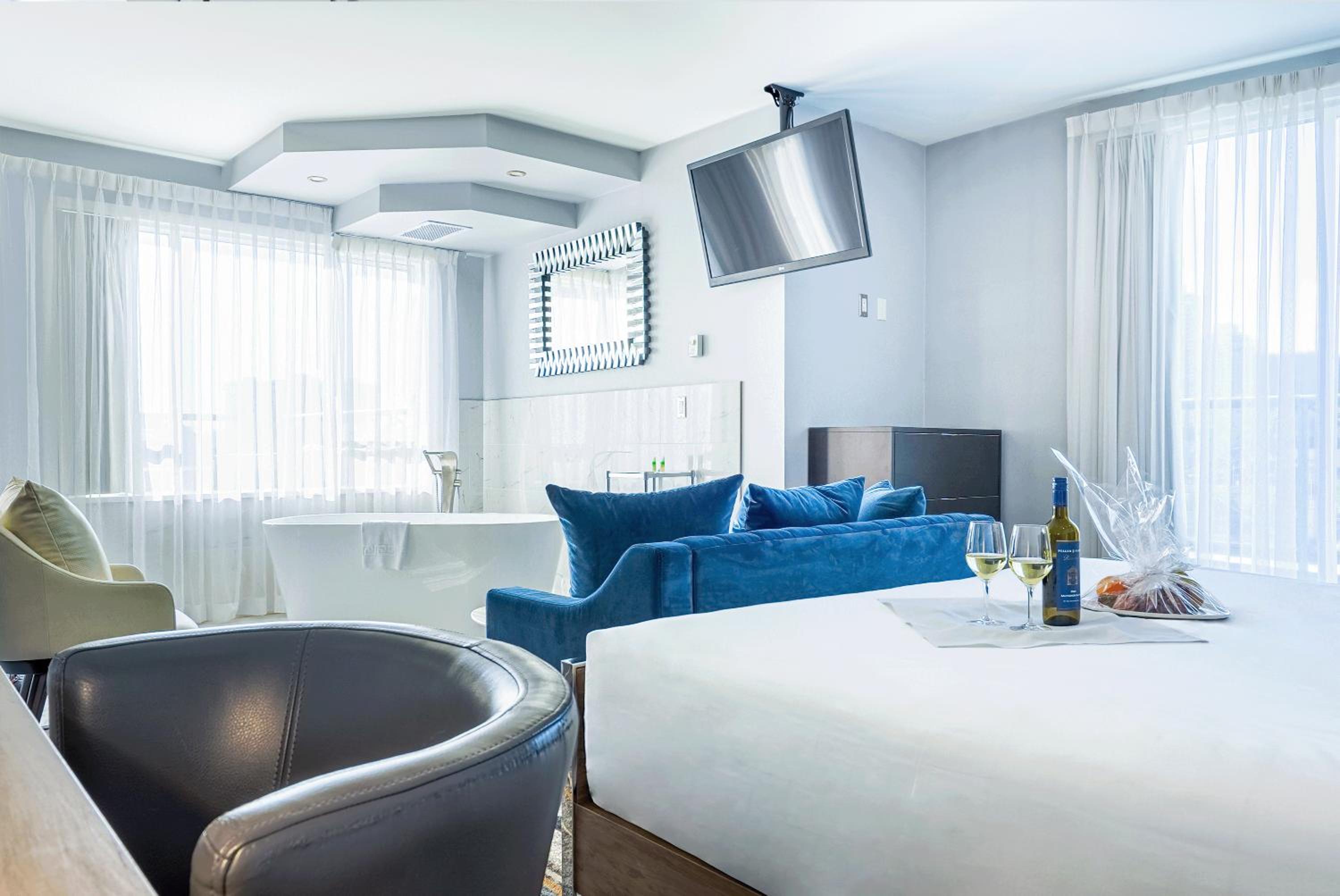 Empire Penthouse - Photo 4