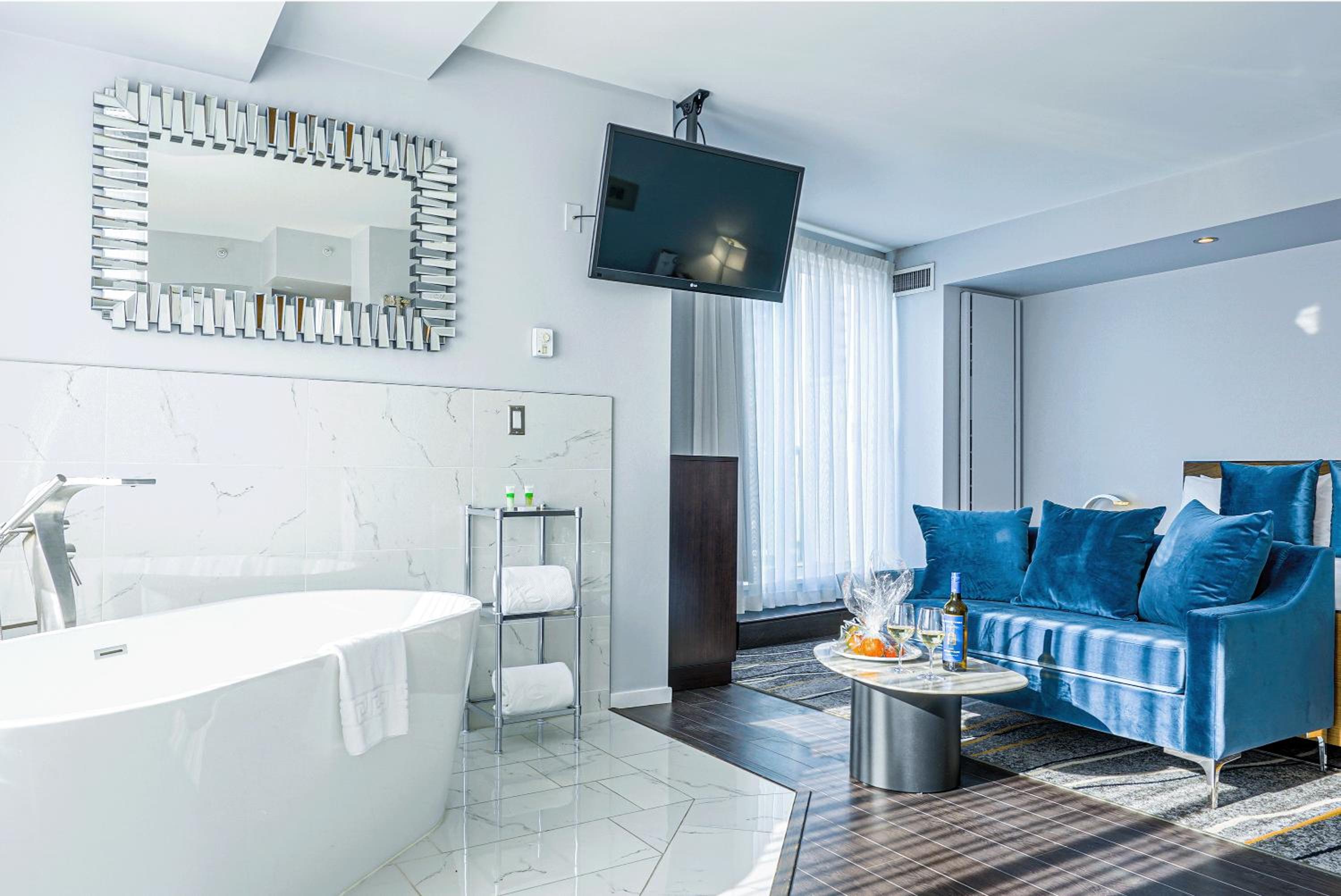 Empire Penthouse - Photo 9