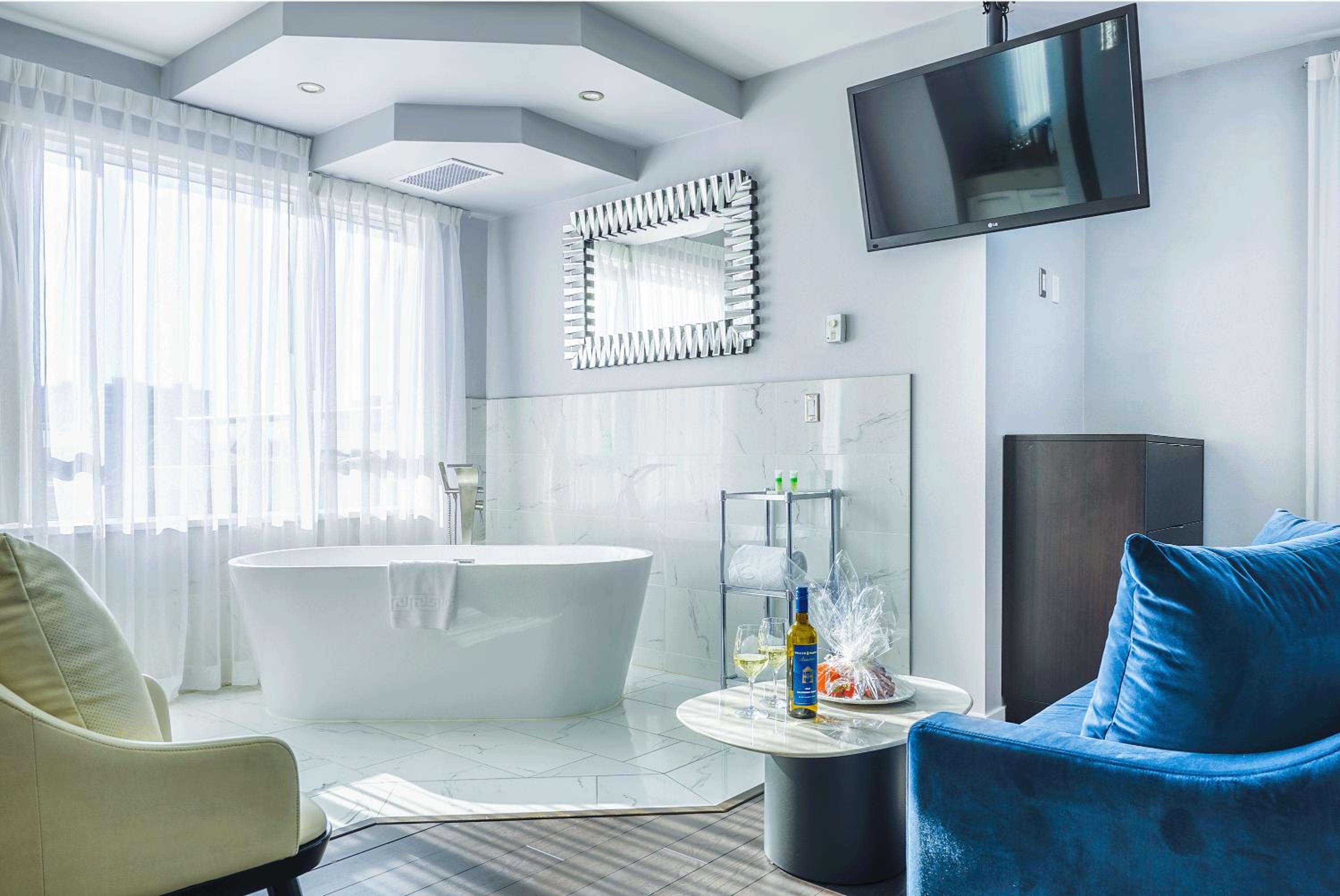 Empire Penthouse - Photo 7
