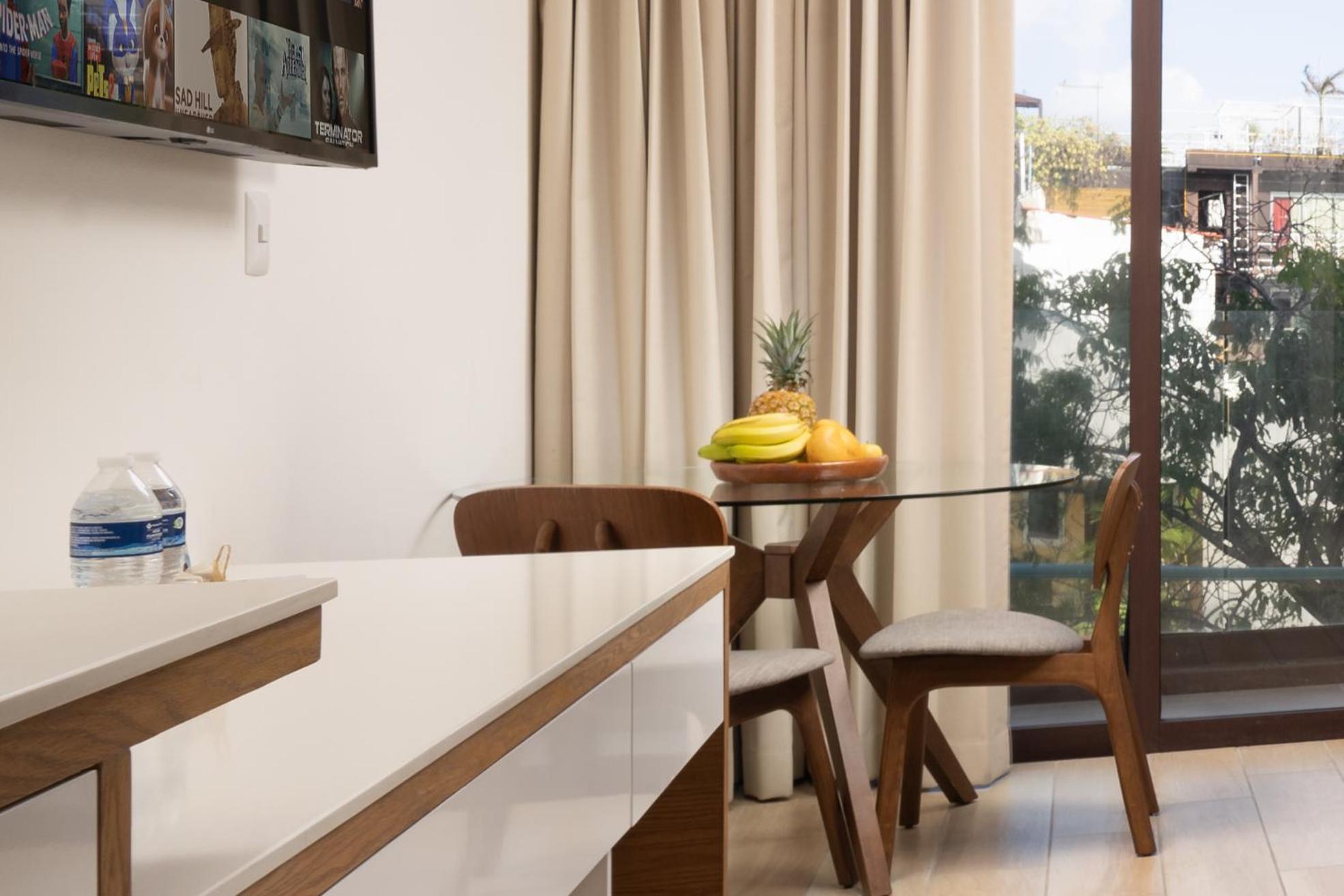 One-Bedroom Suite - Photo 15