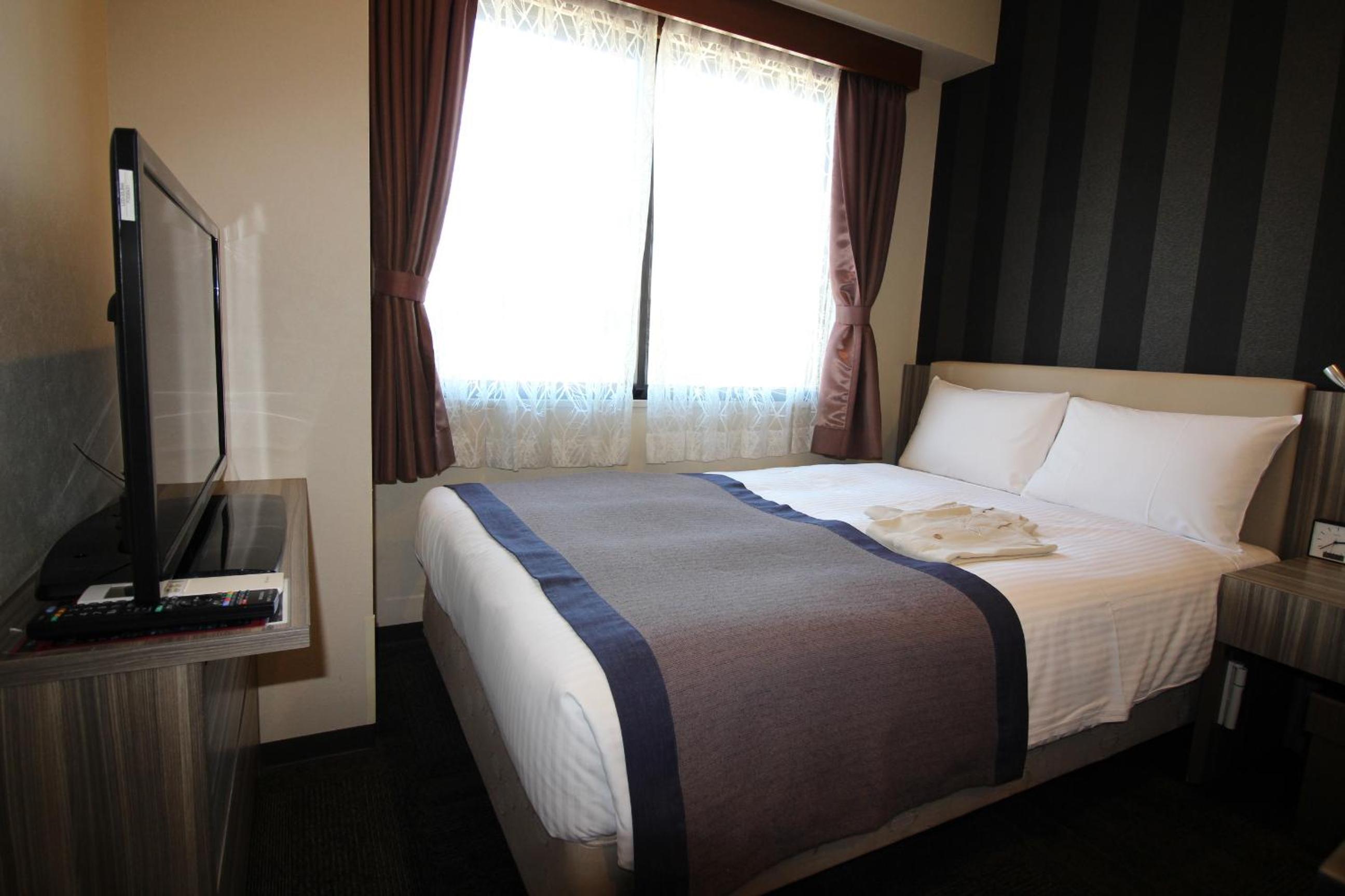 Small Double Room - Non-Smoking photo 1