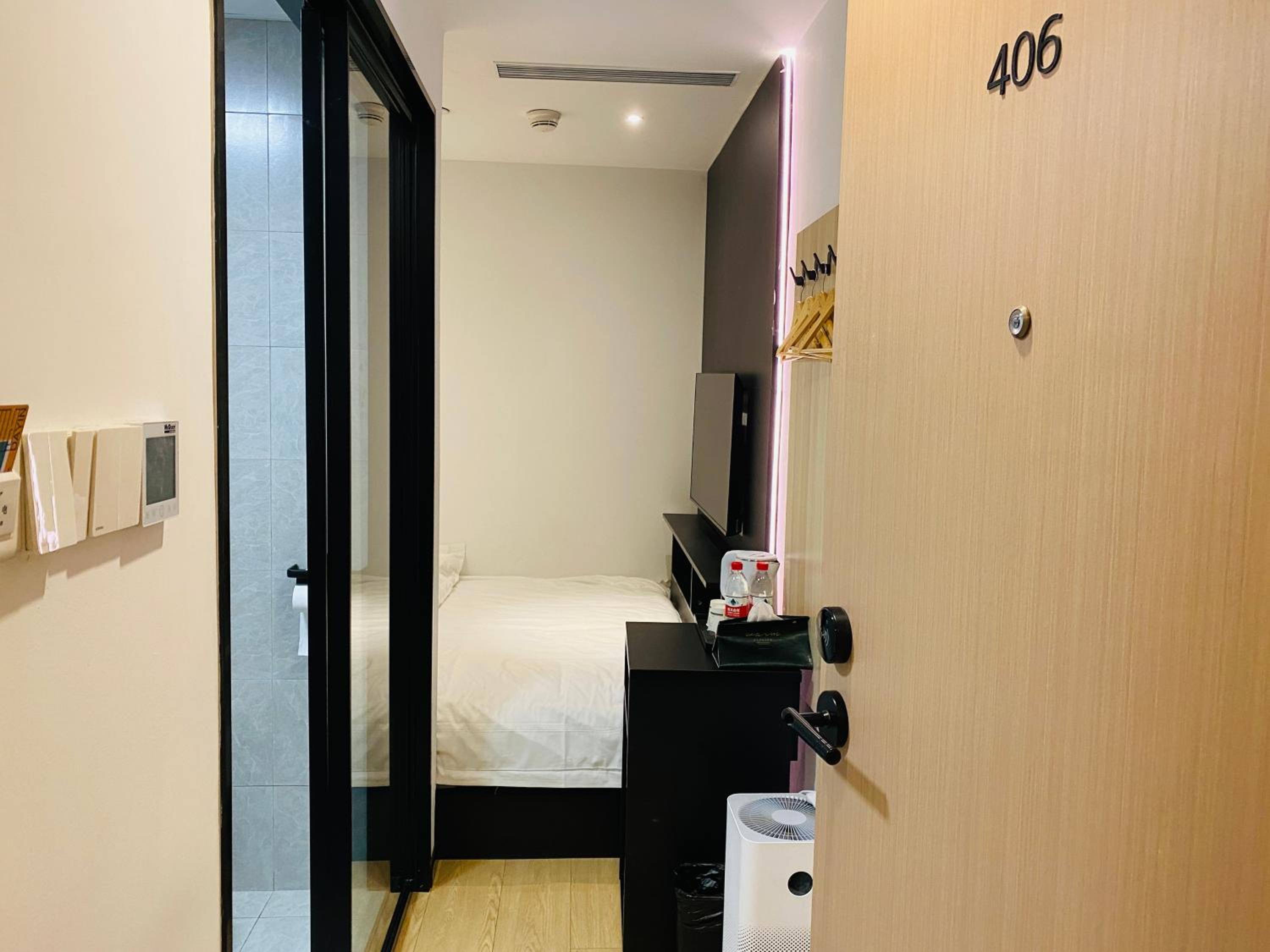  Standard Double Room - No Window
