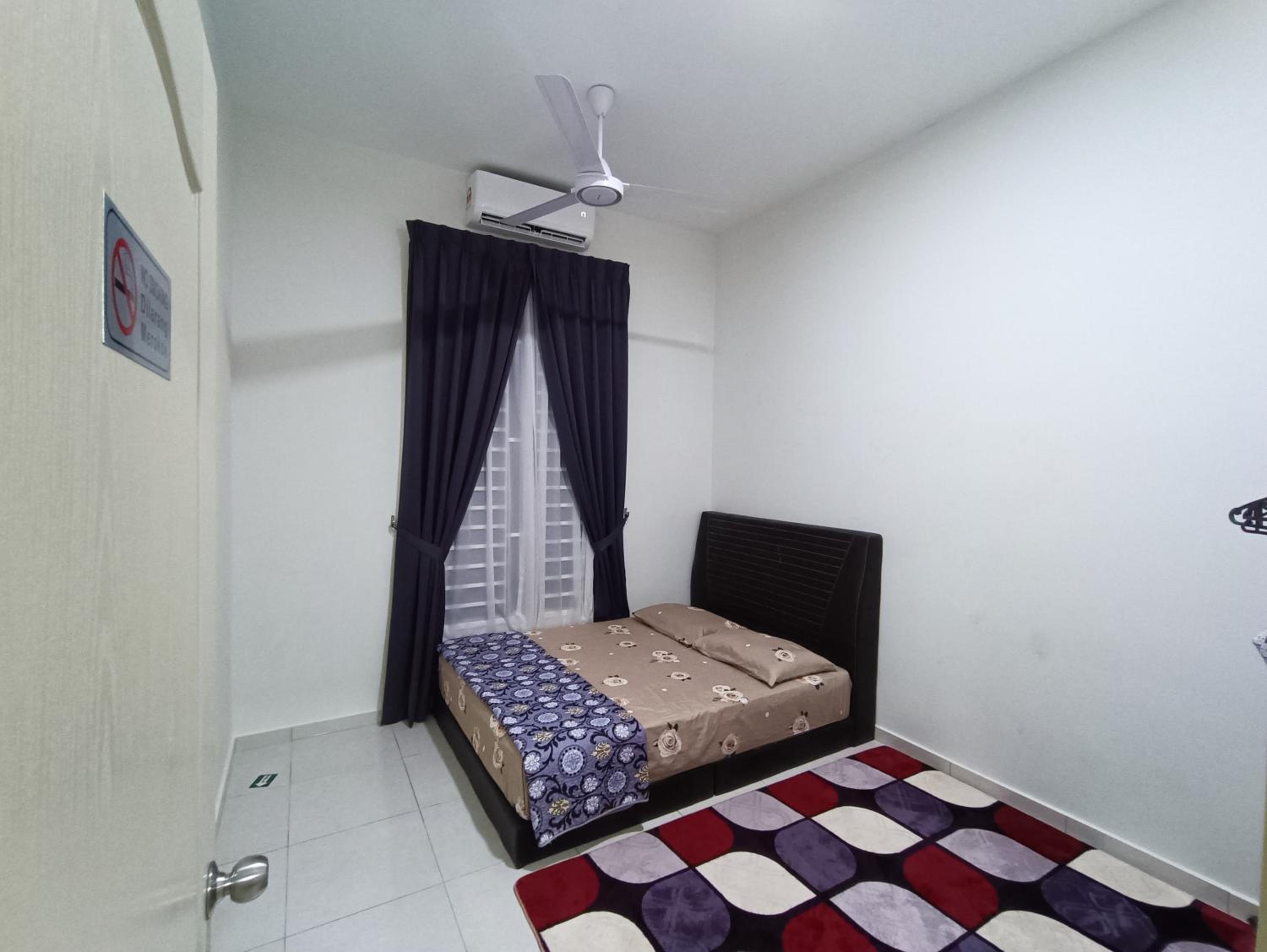 Four-Bedroom House photo 2