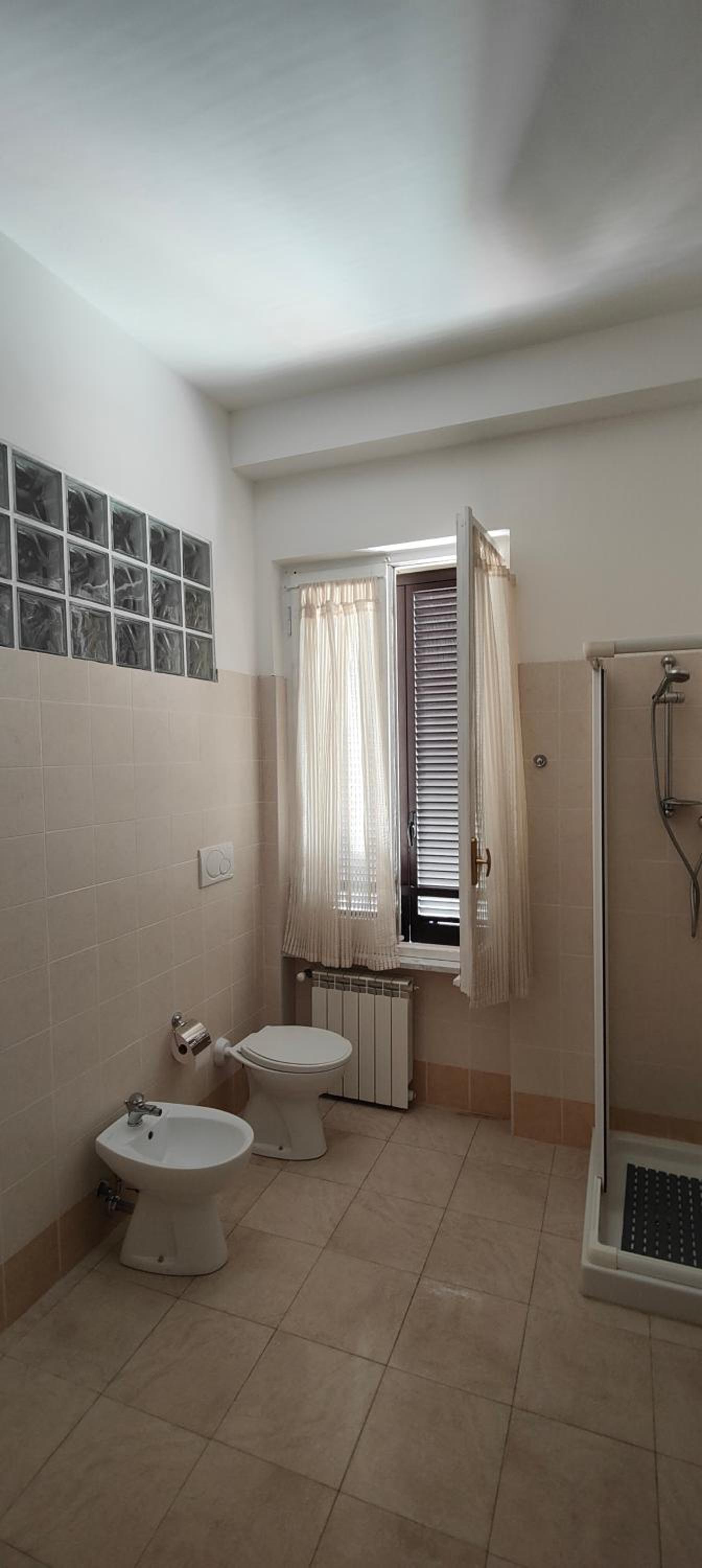Basic Triple Room With Shared Bathroom photo 2
