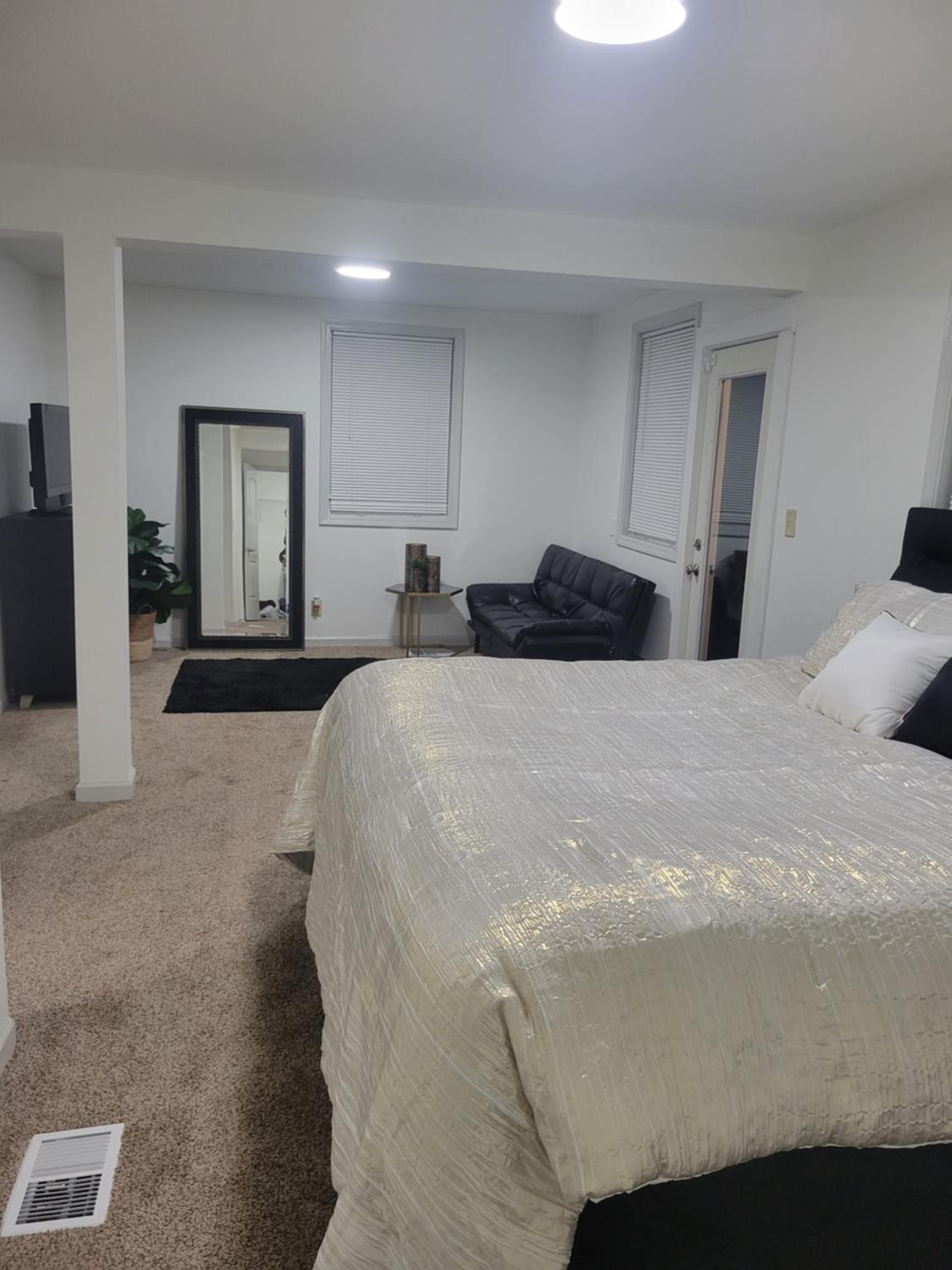 Deluxe King Suite