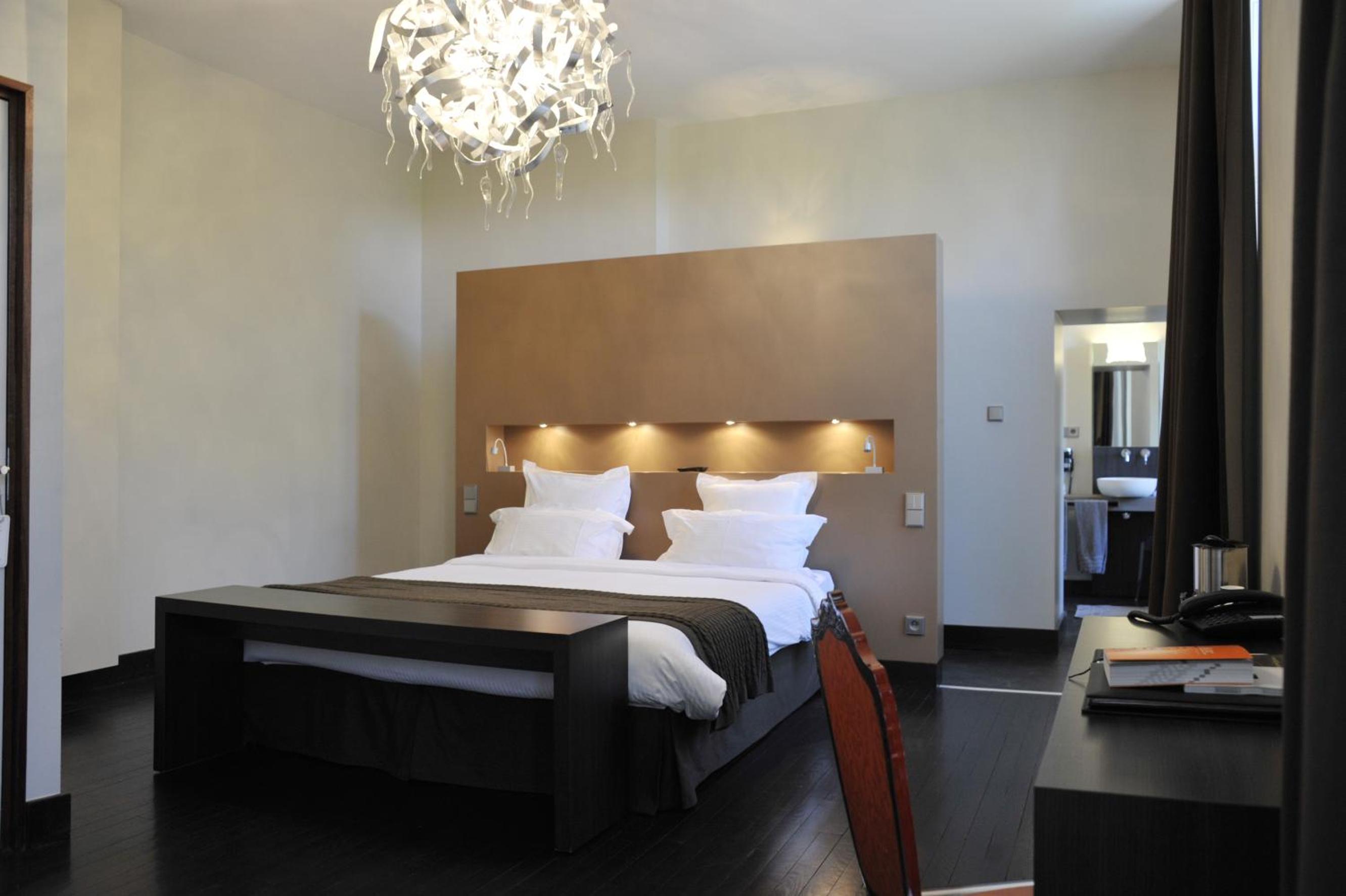 Elegant Double Room photo 3