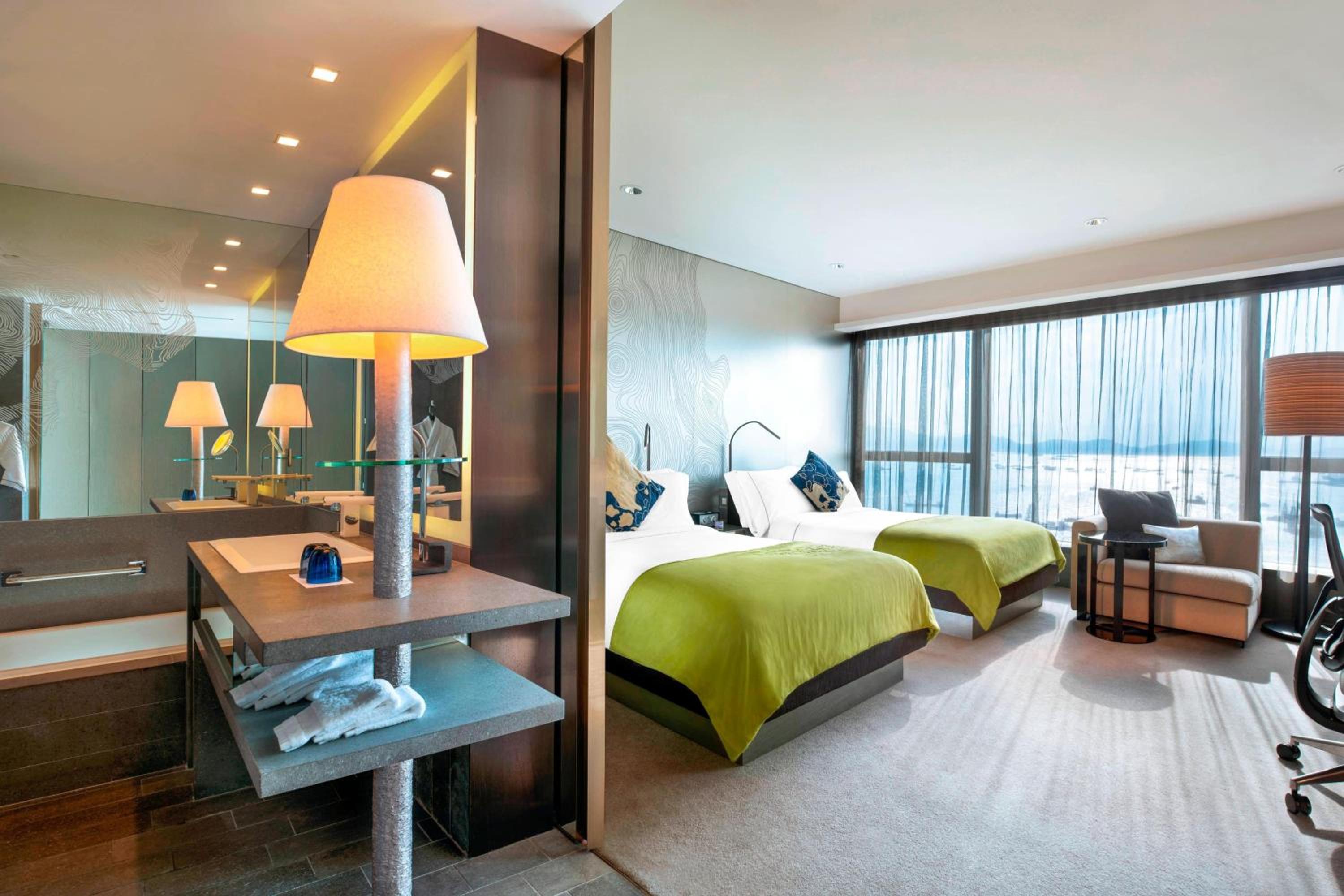 Fabulous Twin Room with Oceanfront View