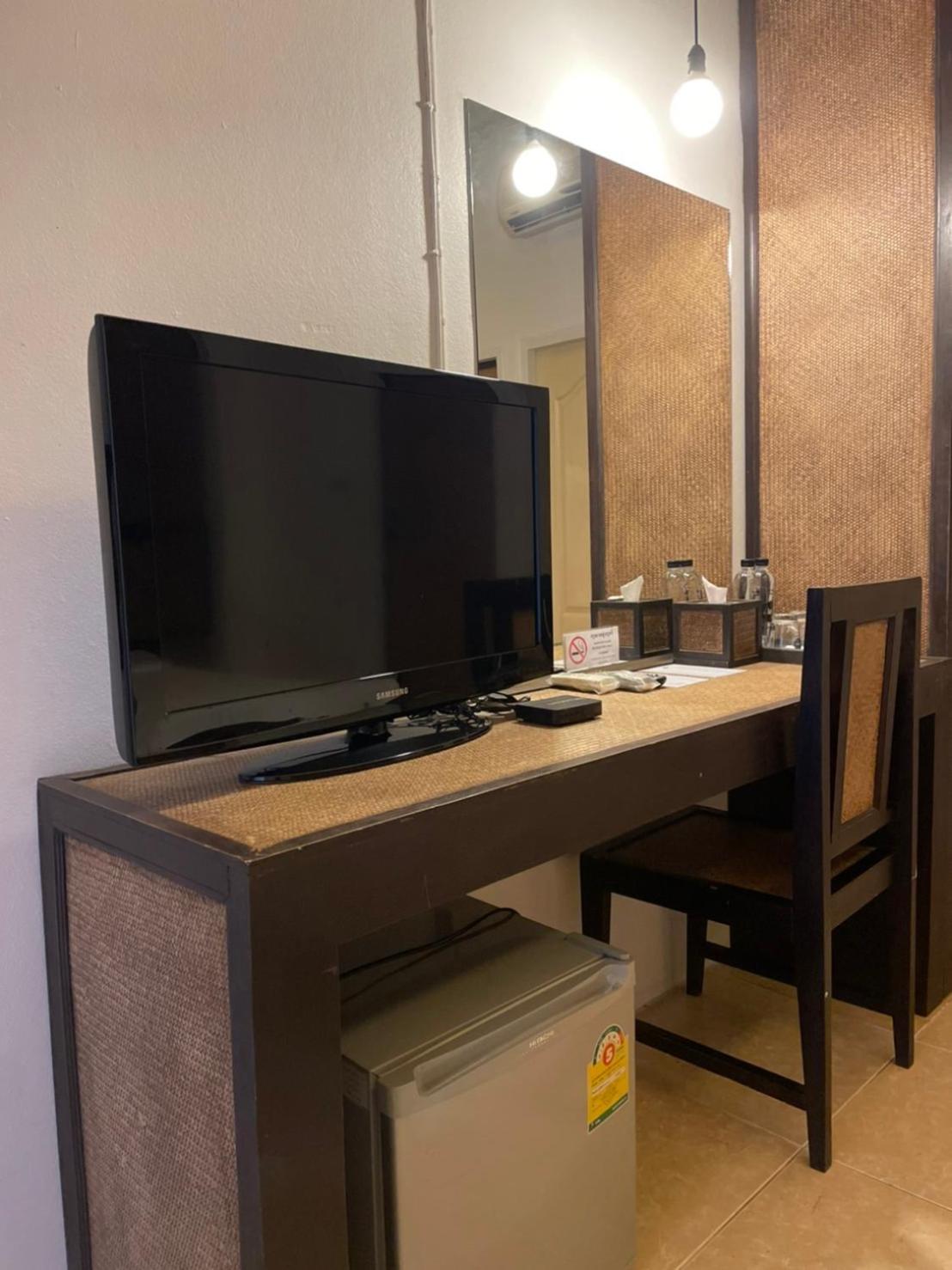 Standard Twin Room - Photo 7