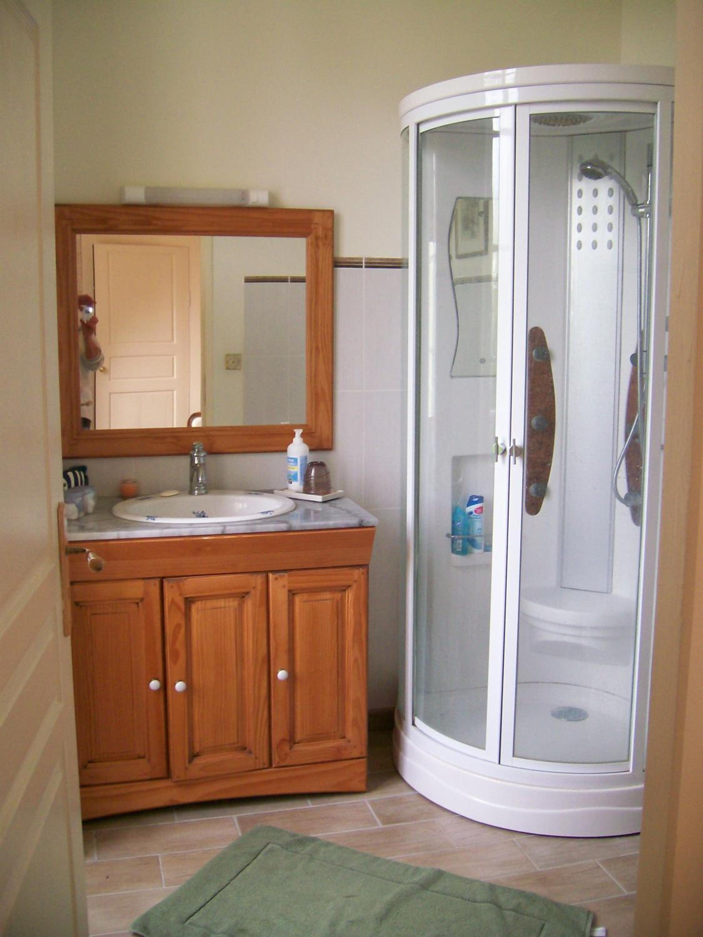 Small Twin Room photo 1