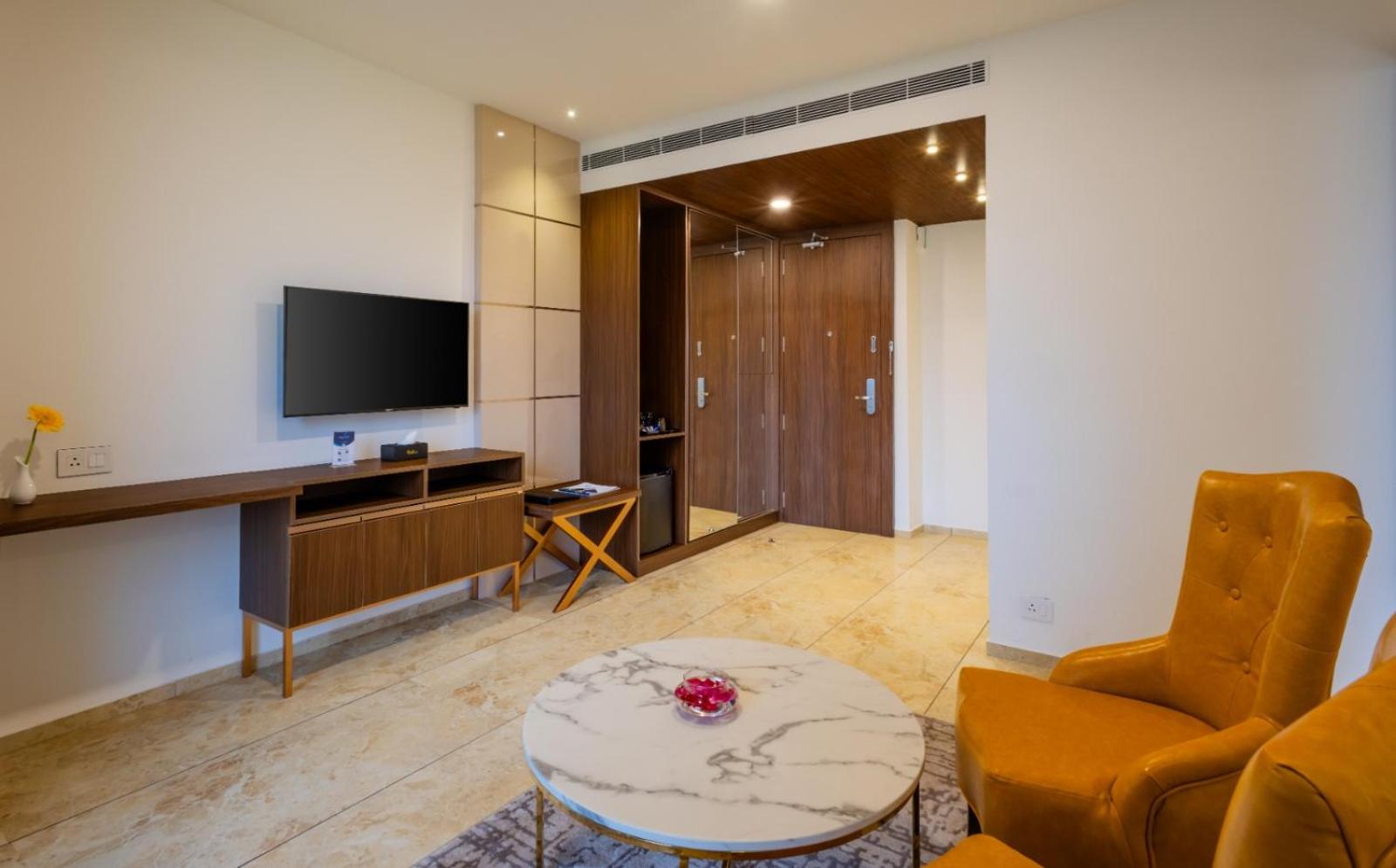 Deluxe Suite - Photo 7