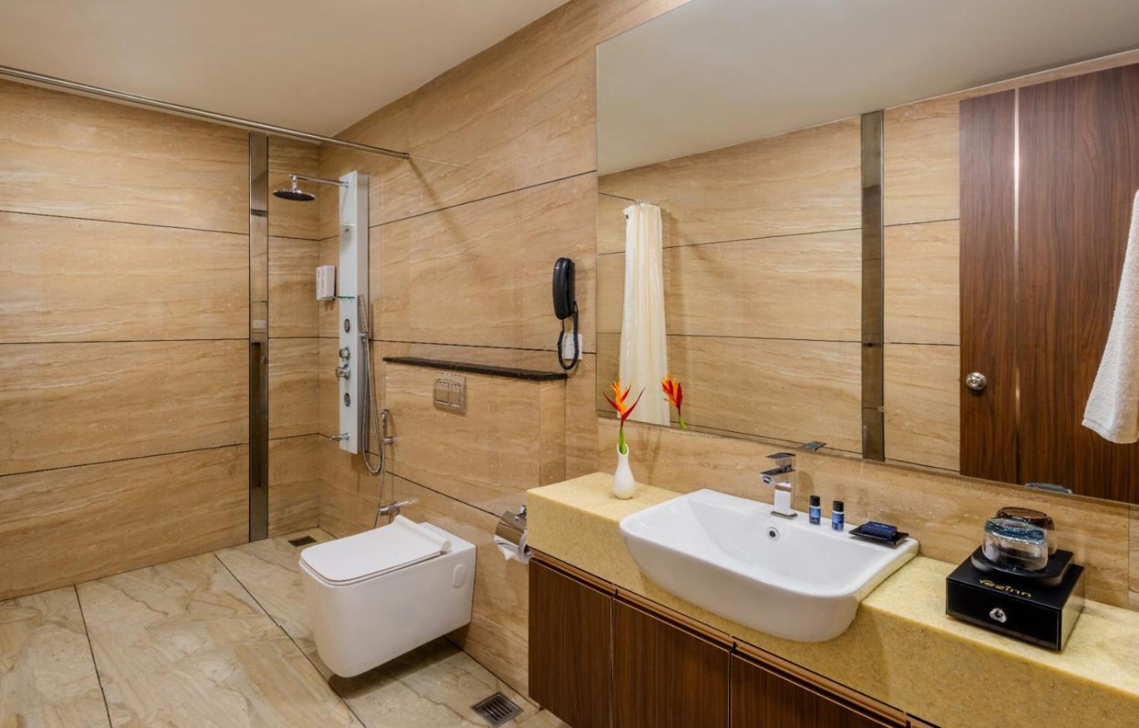 Deluxe Suite - Photo 3