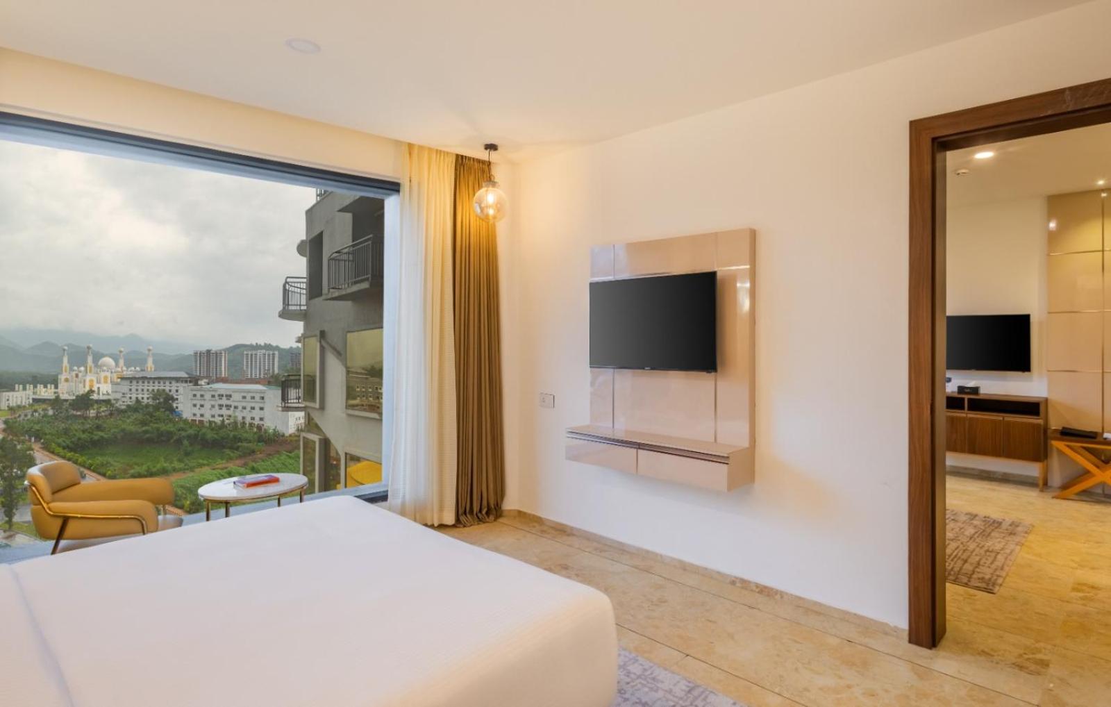 Deluxe Suite - Photo 5