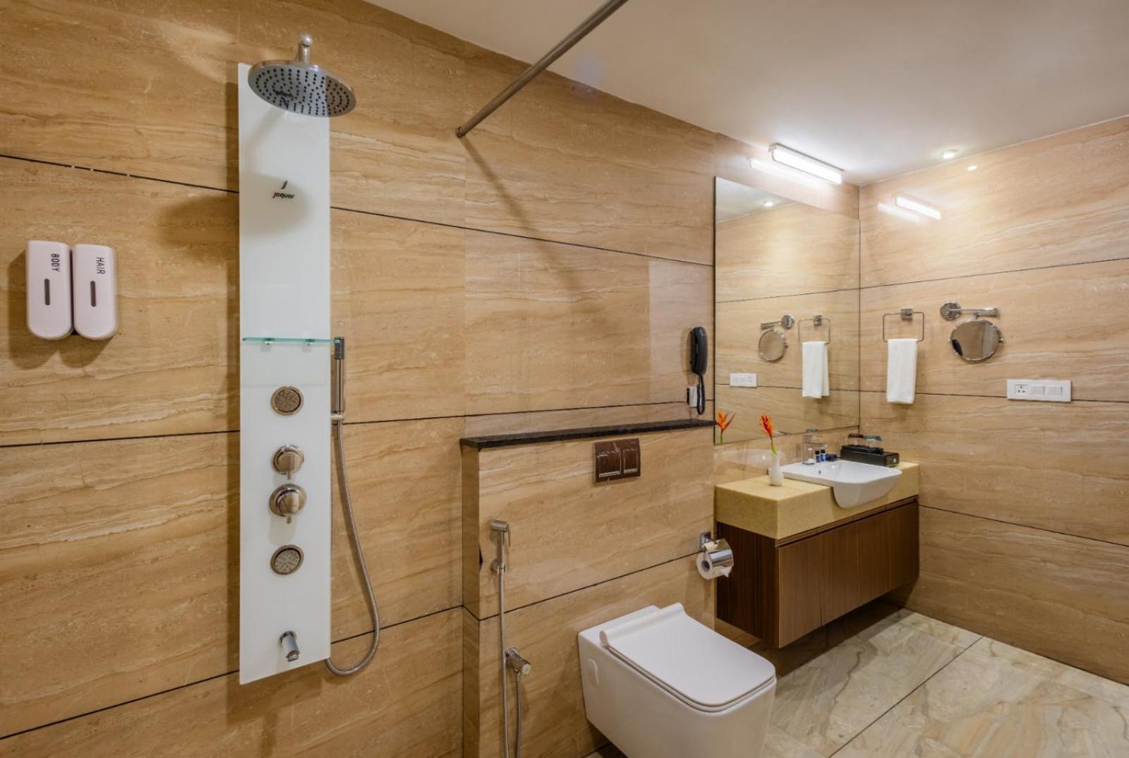 Deluxe Suite - Photo 2