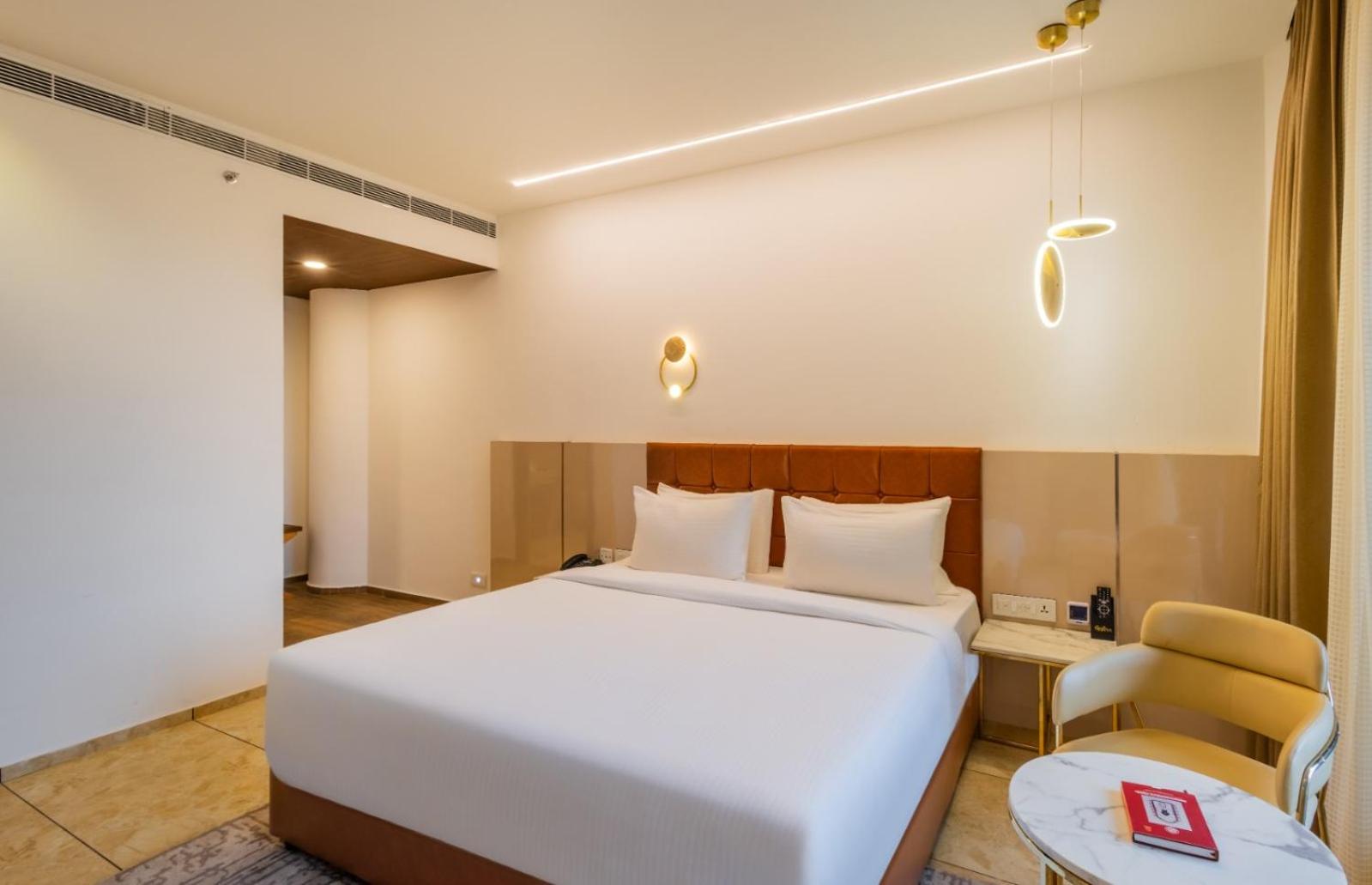 Deluxe Suite - Photo 6